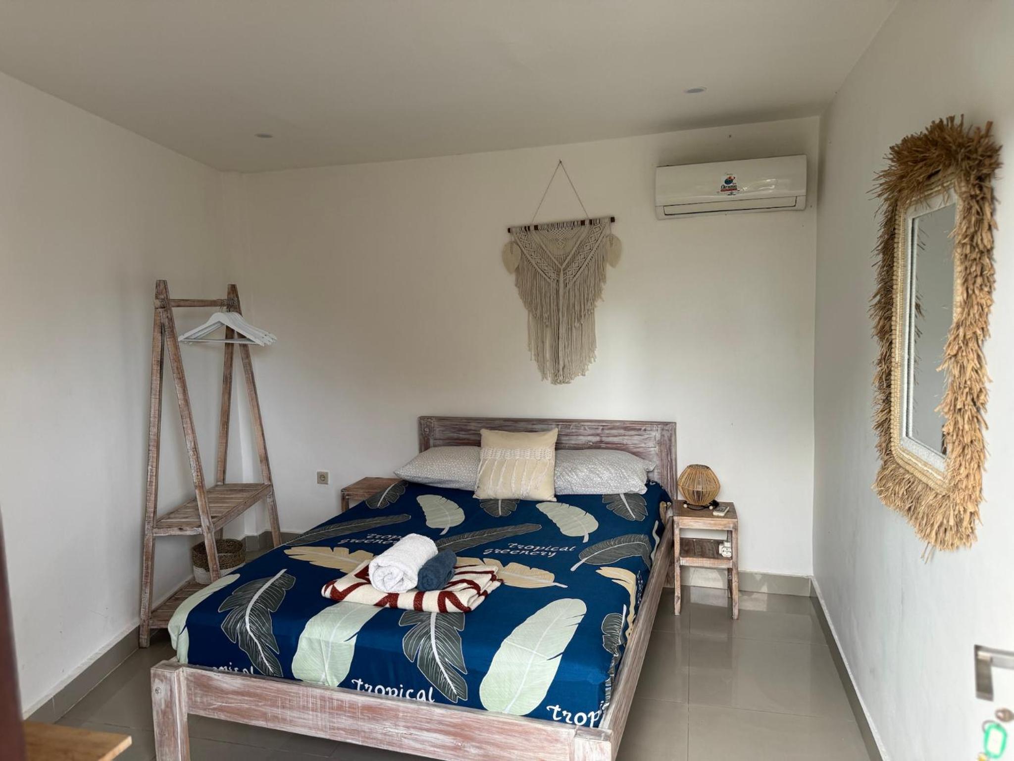 Double Room with Balcony - Photo 3