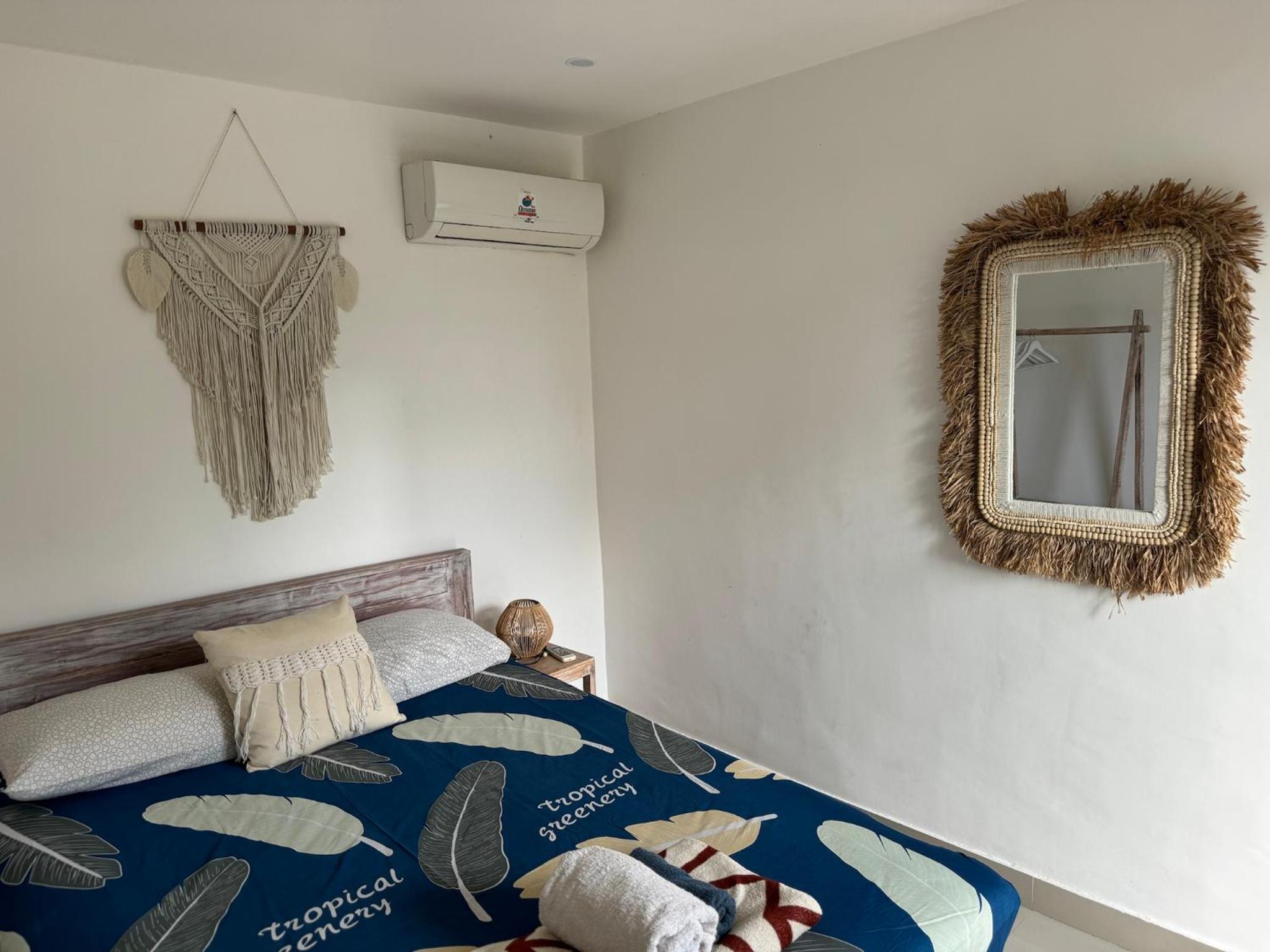 Double Room with Balcony - Photo 5