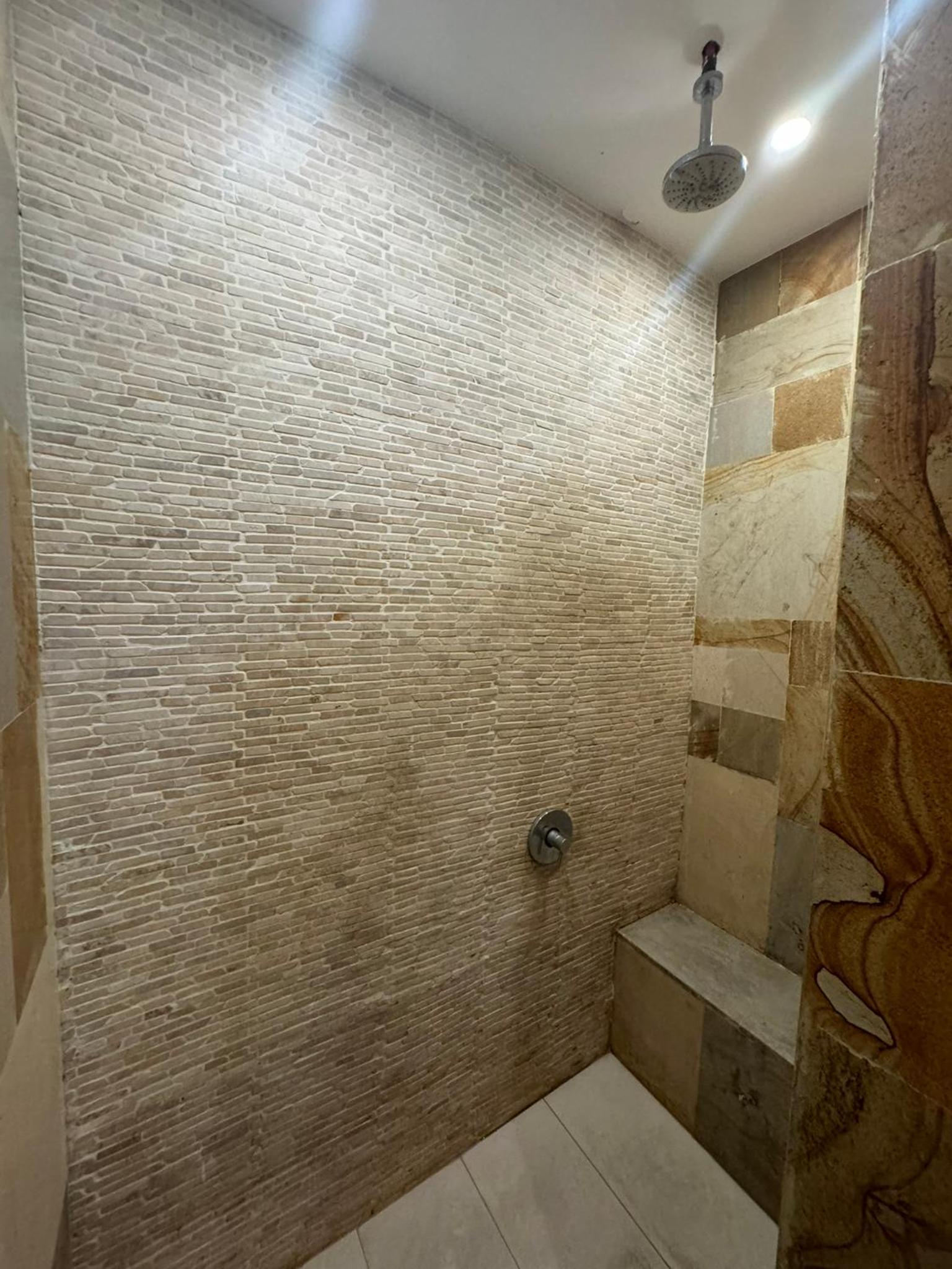 Double Room with Private Bathroom - Photo 8