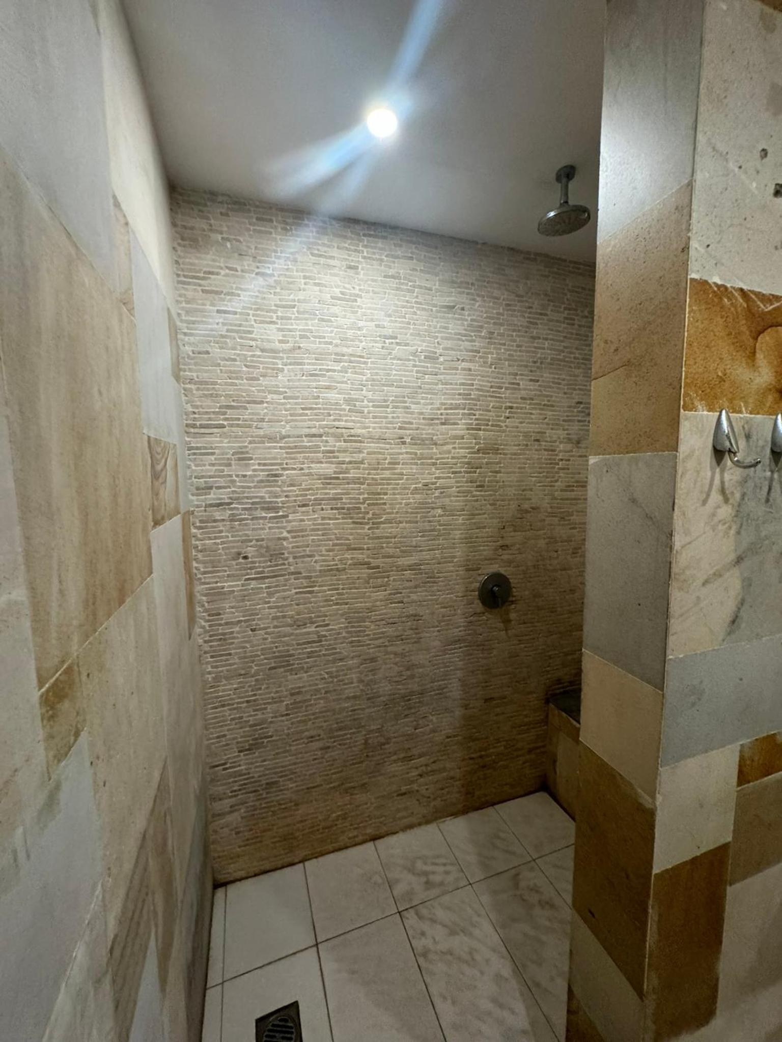 Double Room with Private Bathroom - Photo 7