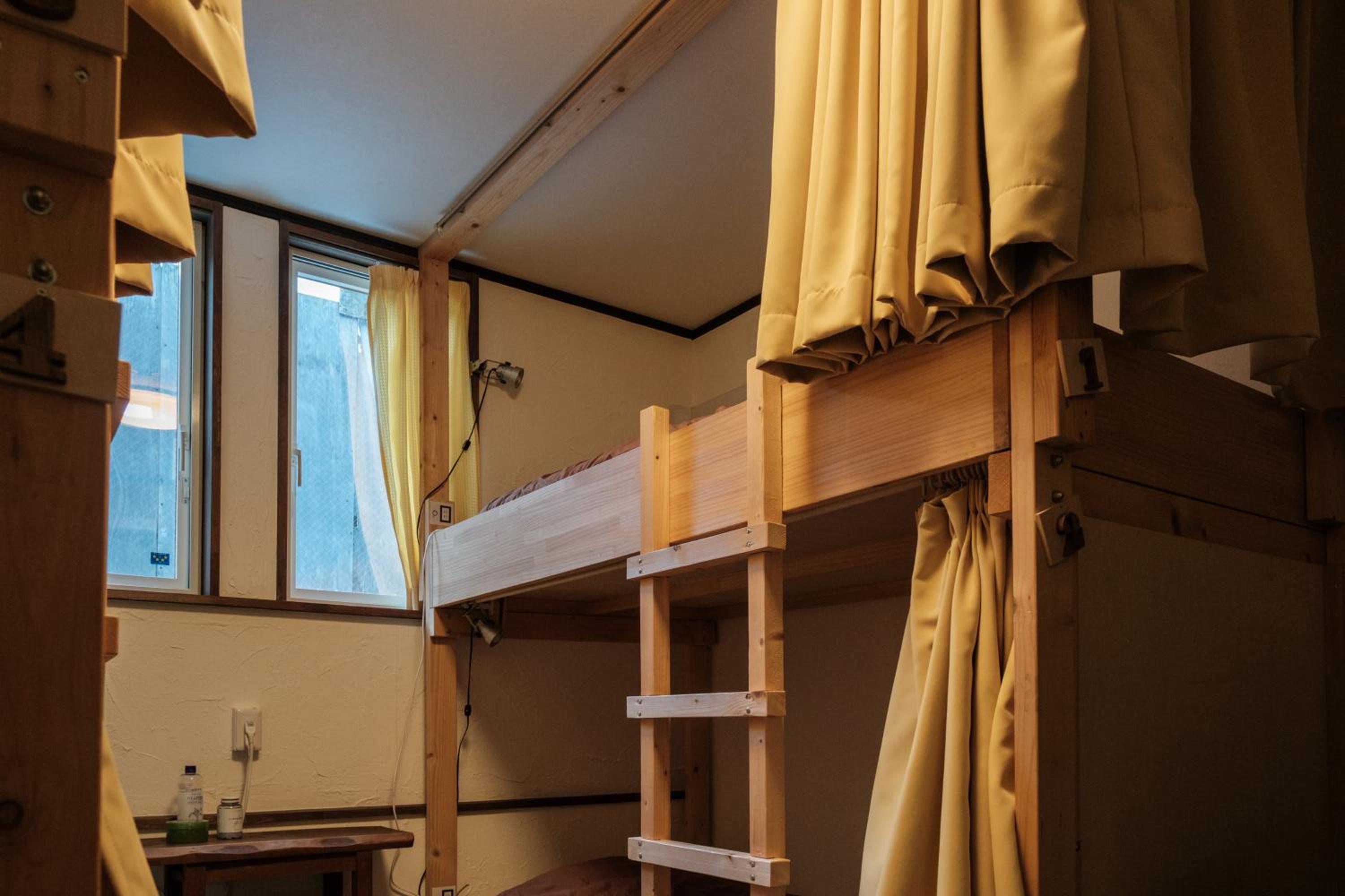 Bed in 4-Bed Mixed Dormitory Room photo 3
