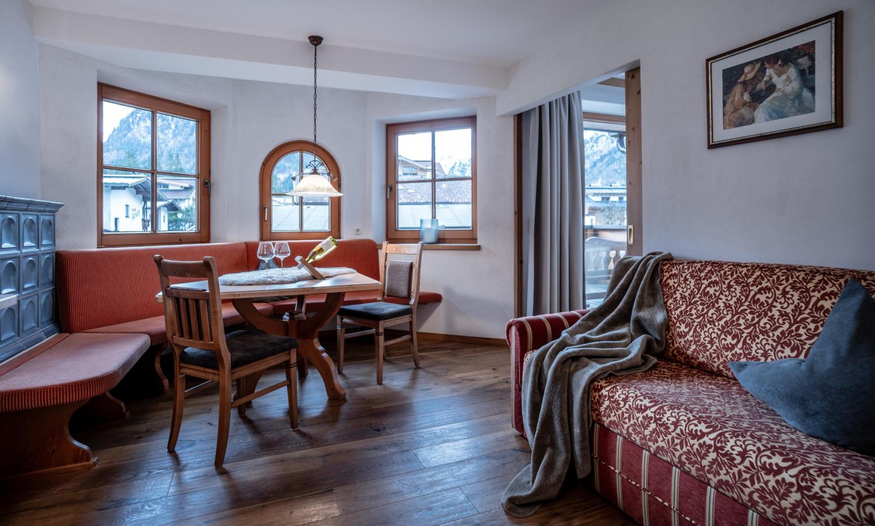 Two-Bedroom Apartment With Mountain View photo 1