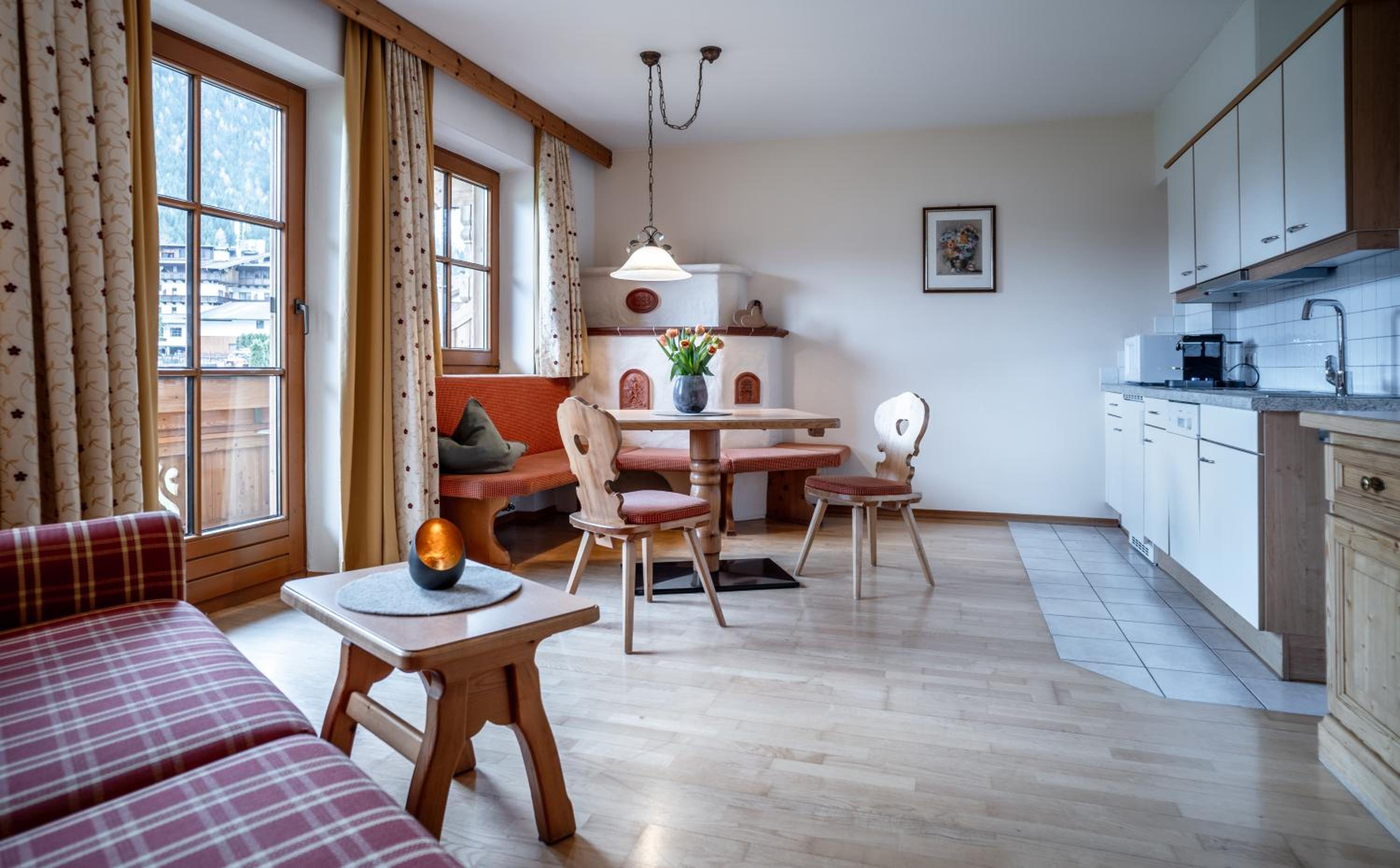 Two-Bedroom Apartment With Mountain View photo 2
