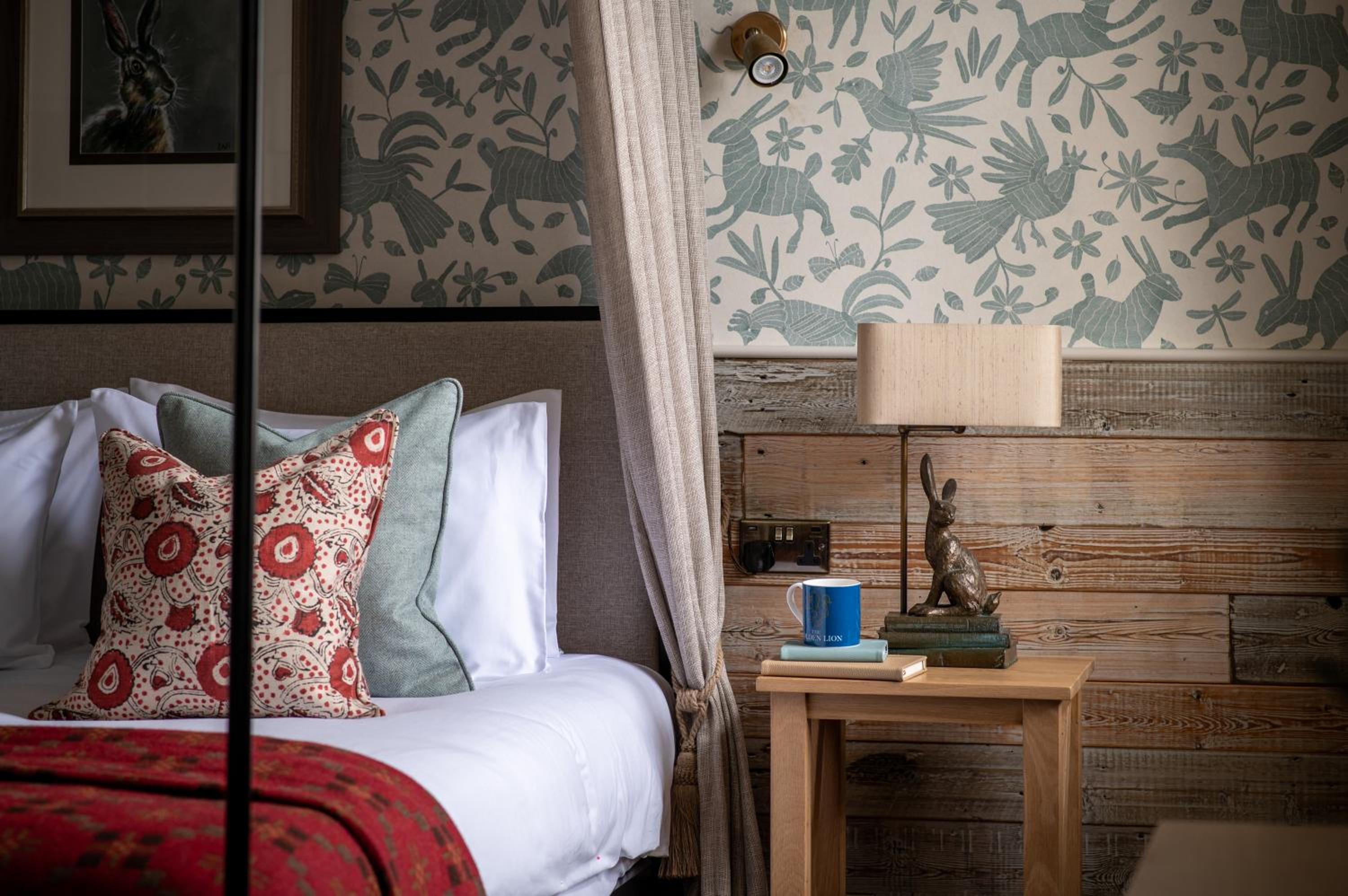 Four Poster Feature Room photo 2