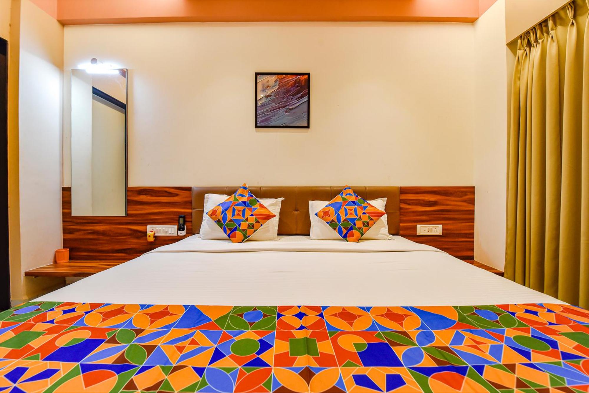 Deluxe Room - Photo 3