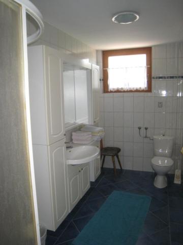 Two-Bedroom Apartment with Lake View photo 3