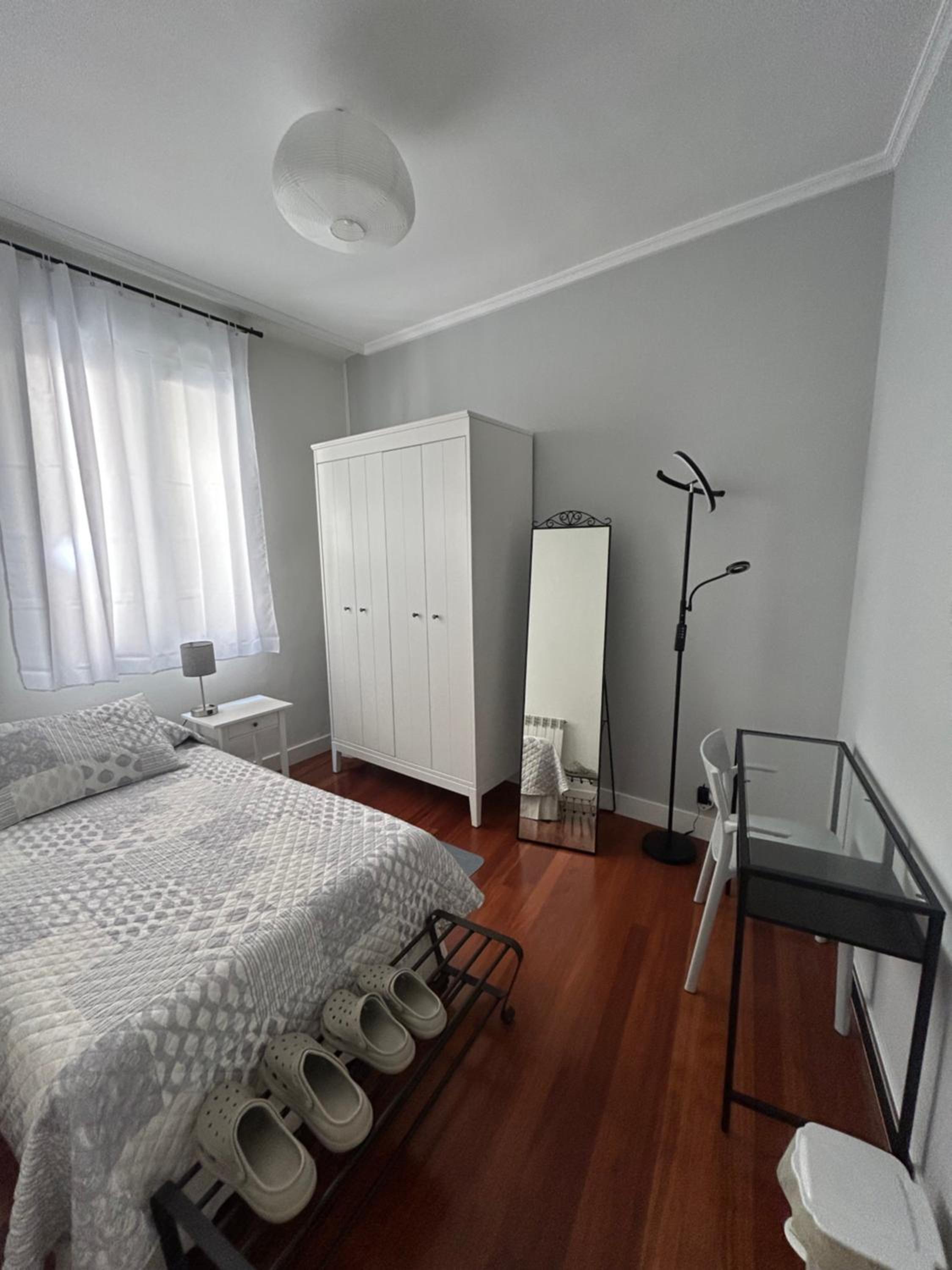 Single Room with Shared Bathroom
