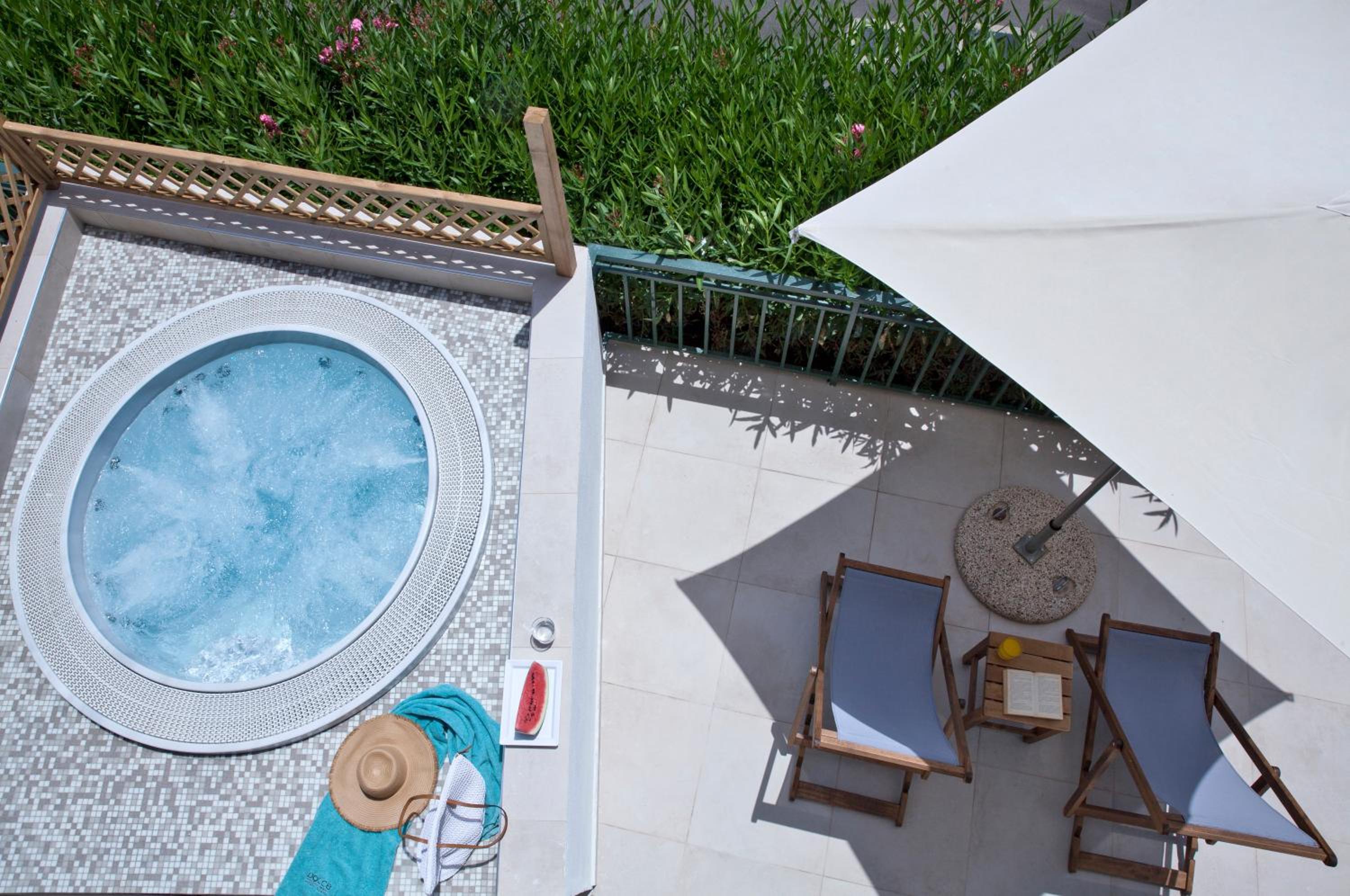 Executive Suite with Sea View and  Hot Tub