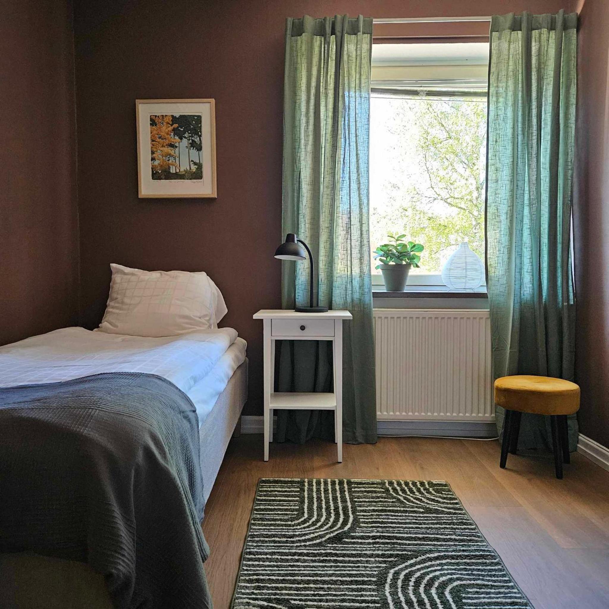 Single Room with Shared Bathroom photo 3