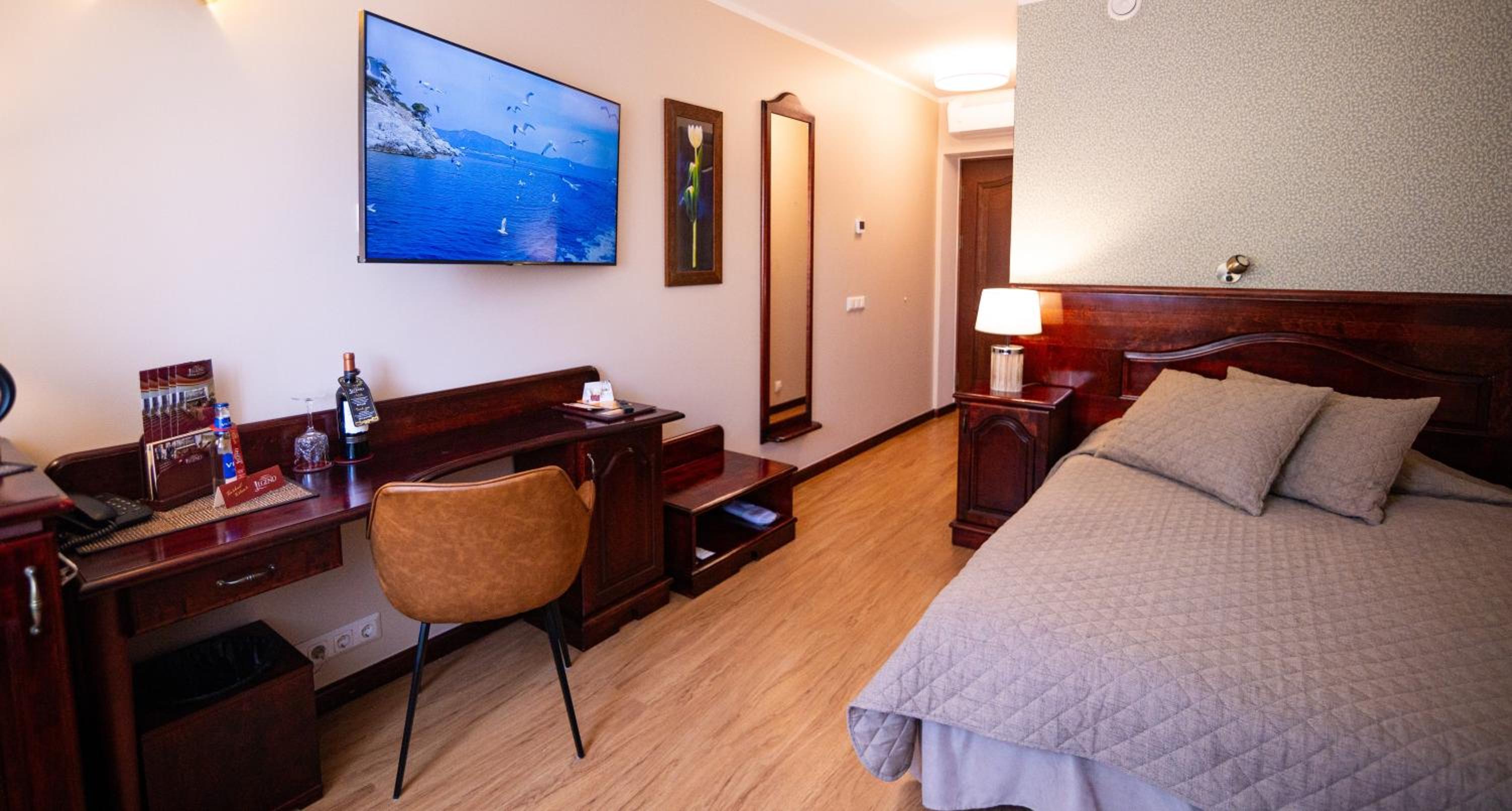 Double Room - Photo 10