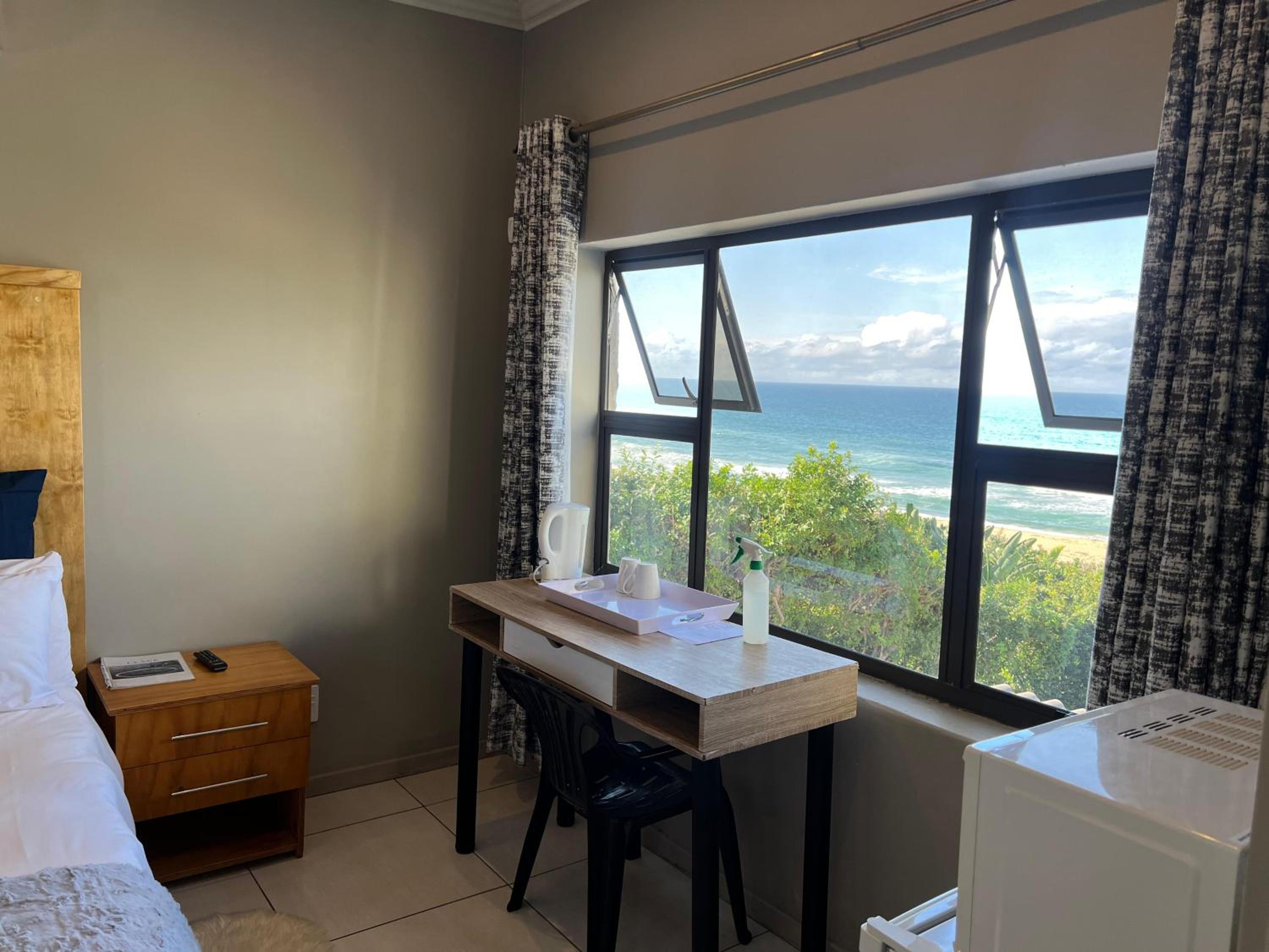 Double Room with Sea View - Photo 2