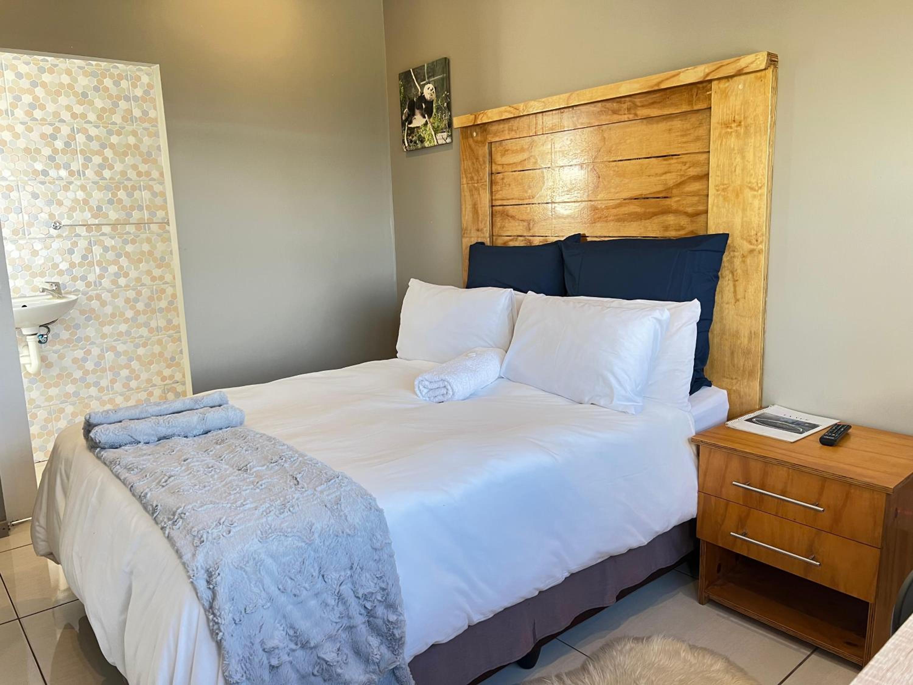 Double Room with Sea View - Photo 8
