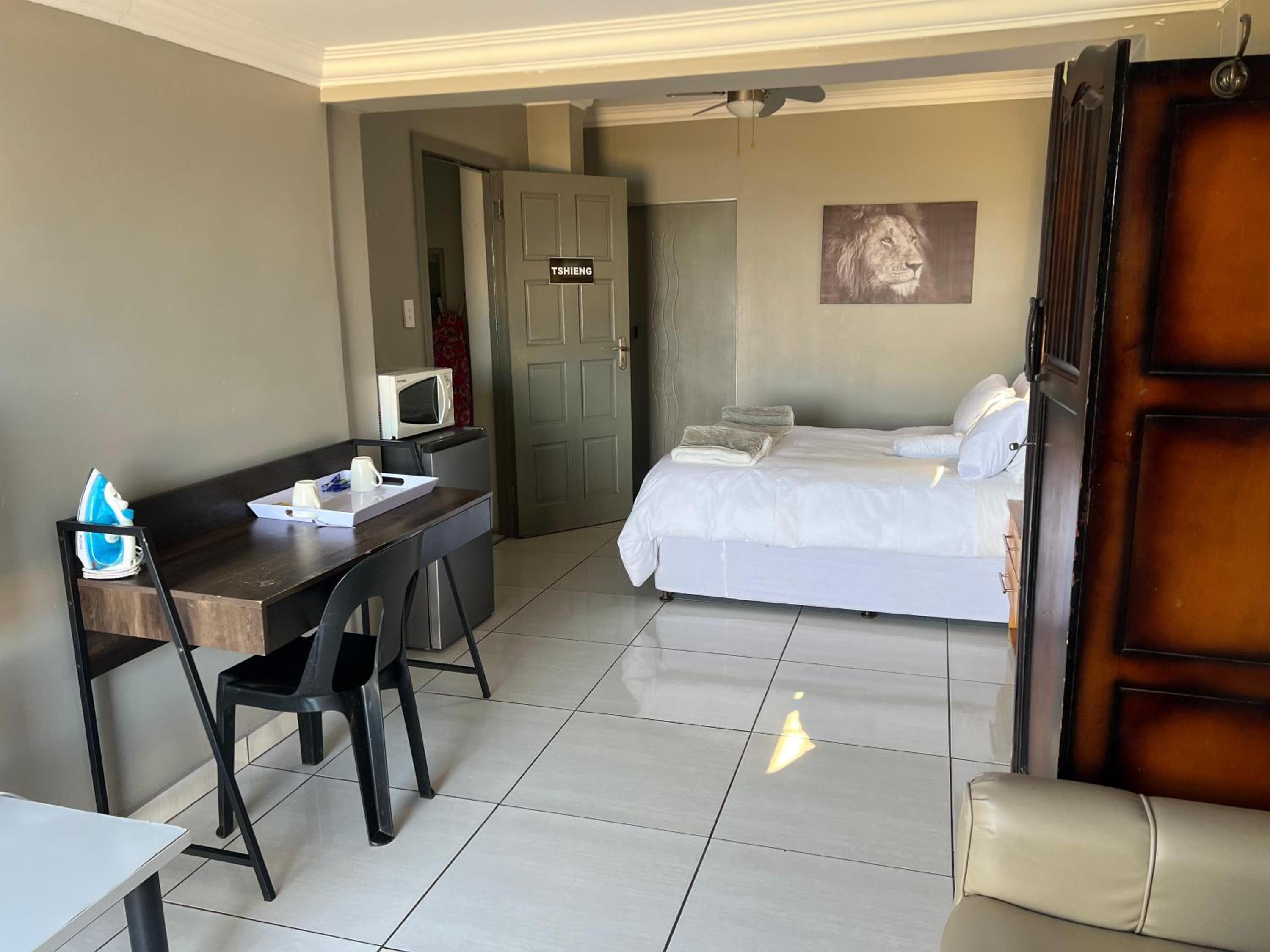 Deluxe Double Room with Sea View - Photo 4