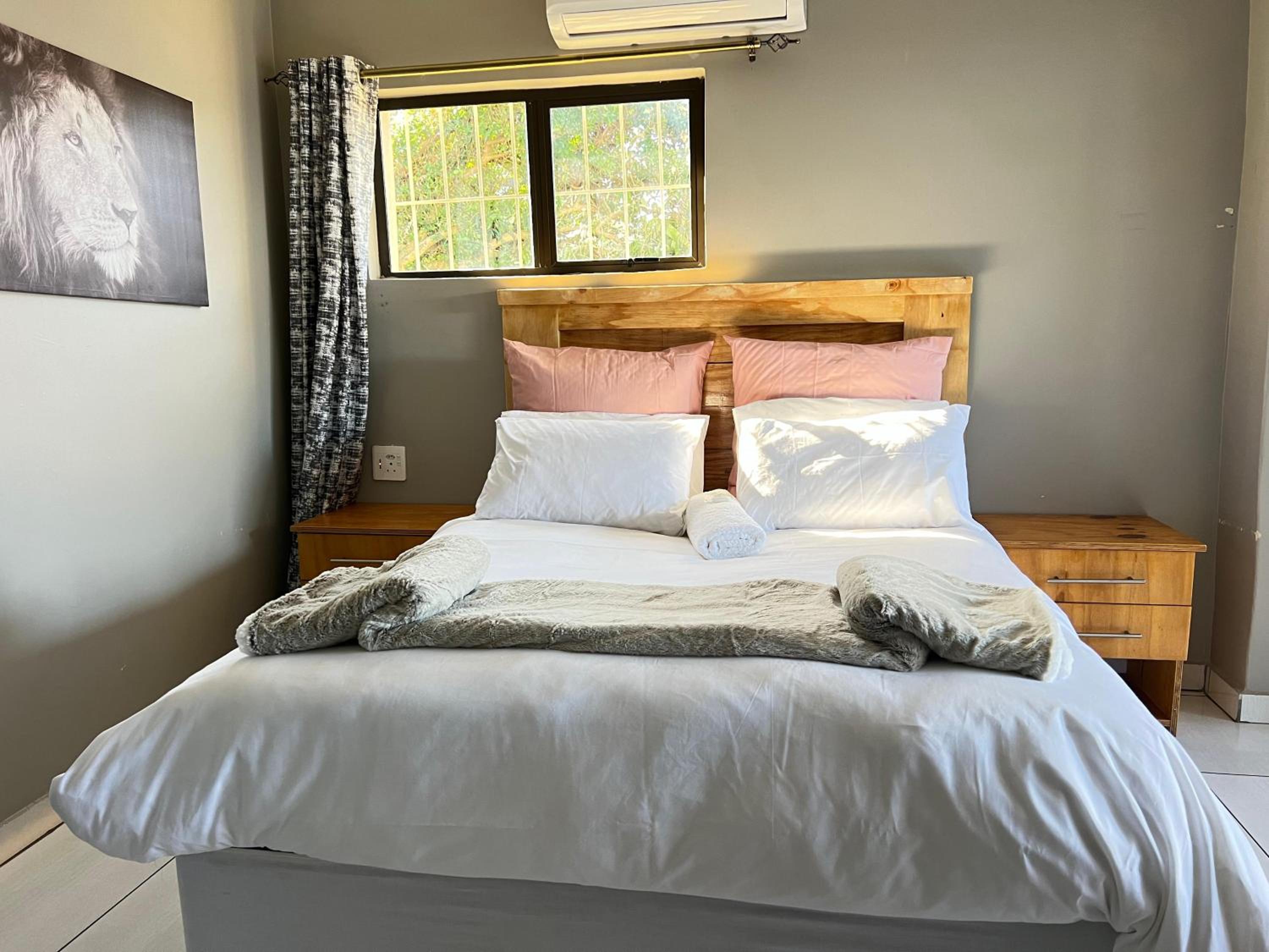 Deluxe Double Room with Sea View - Photo 9