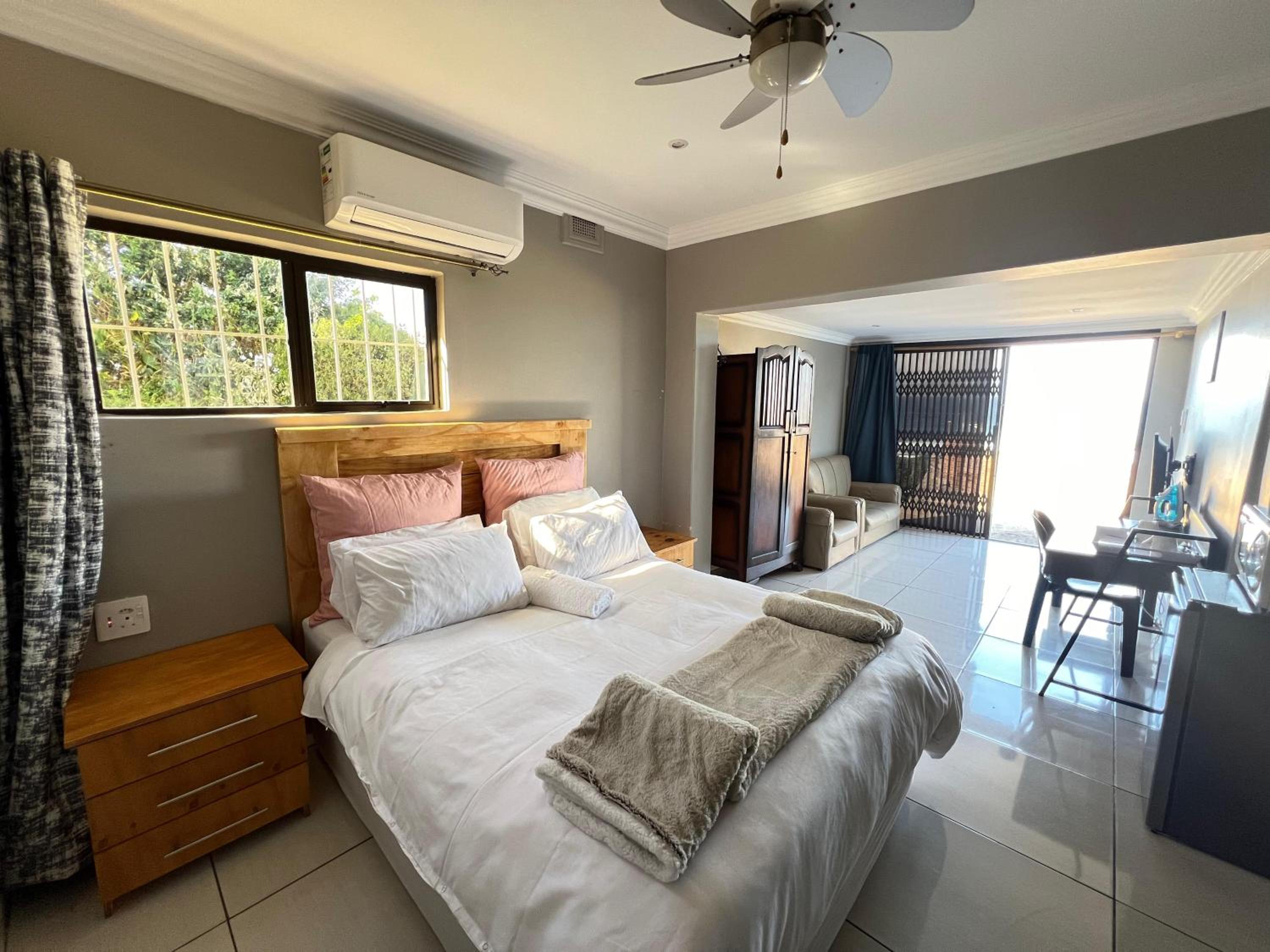 Deluxe Double Room with Sea View - Photo 1