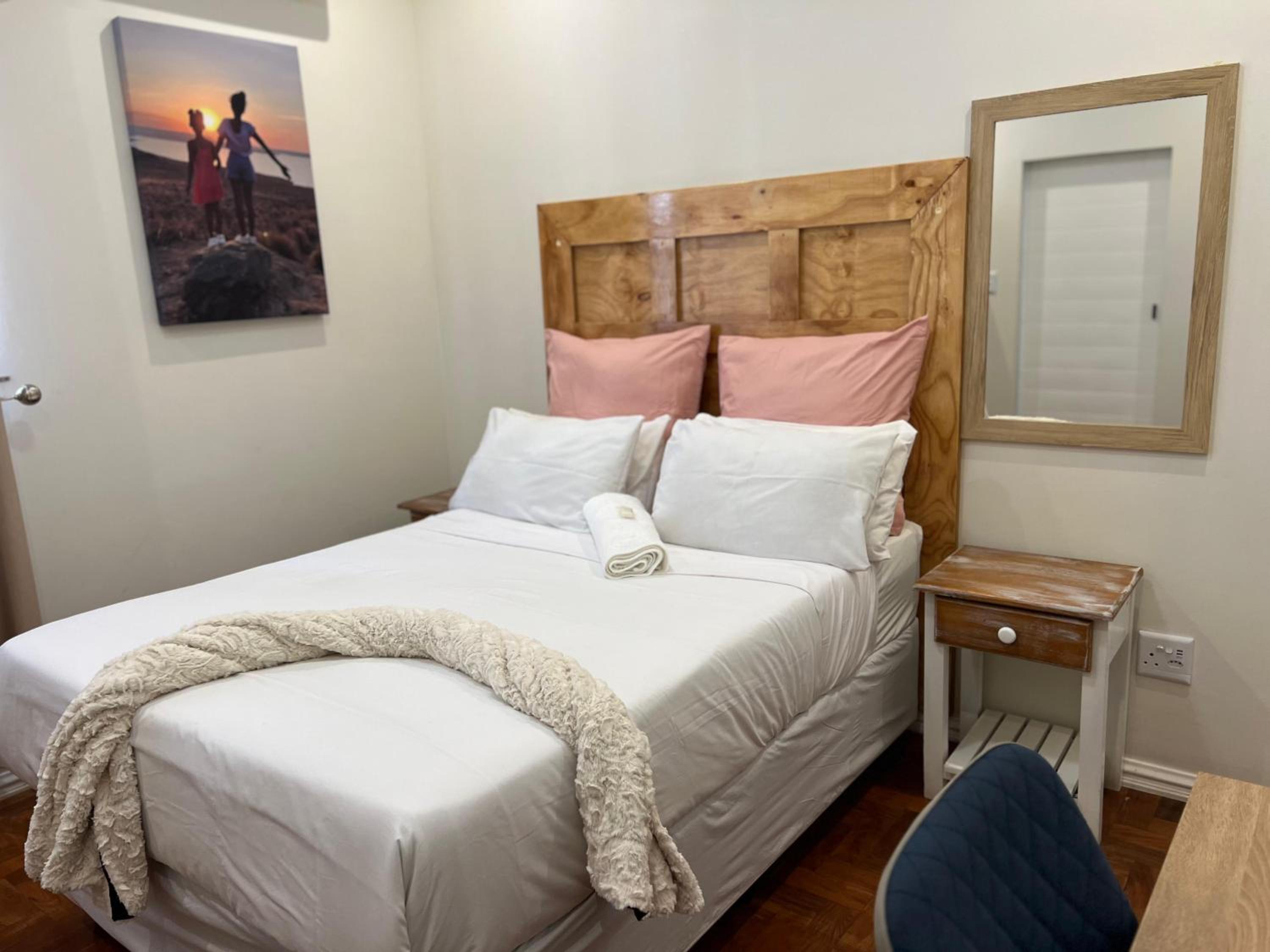 Comfort Queen Room - Photo 1