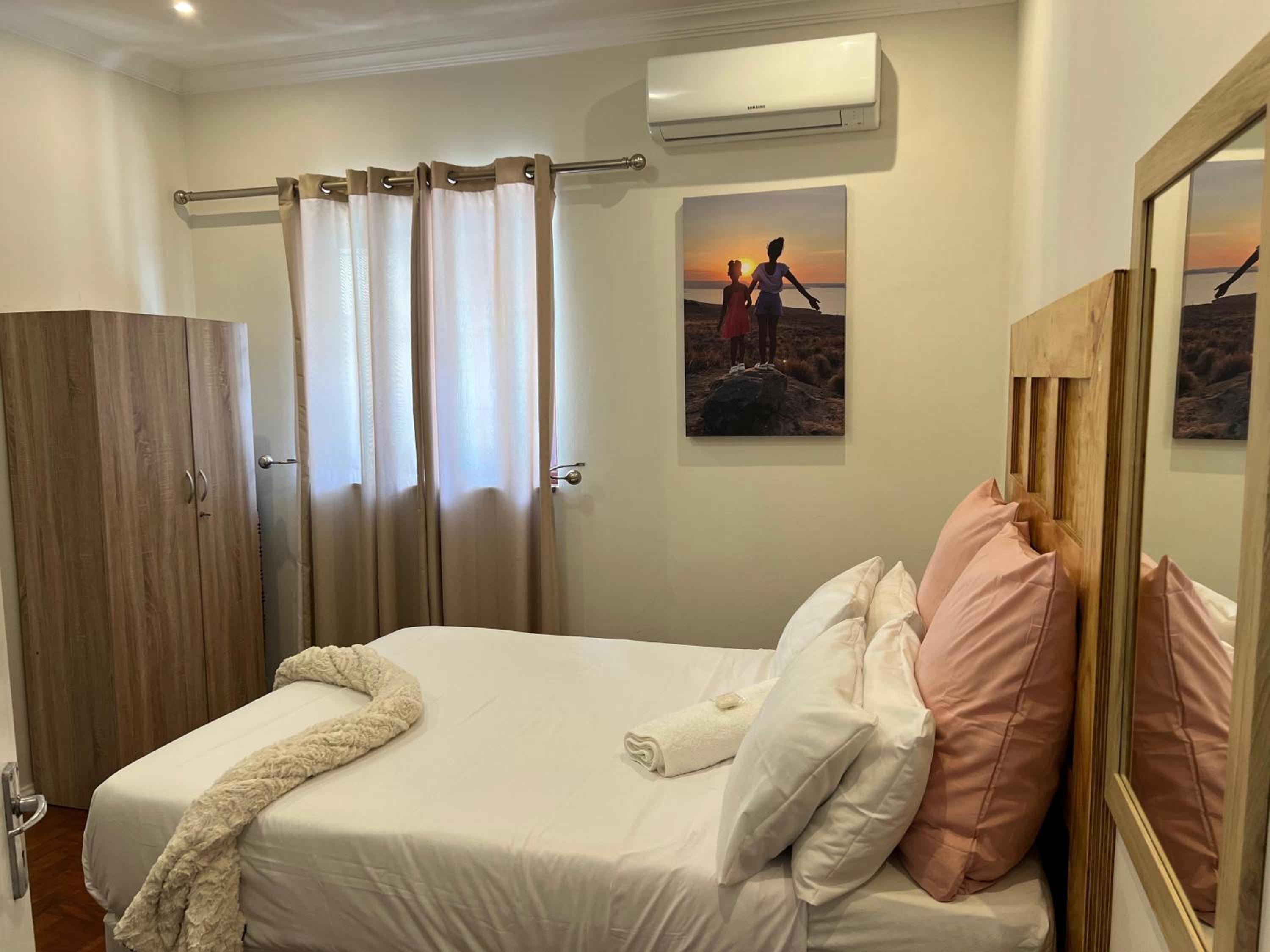 Comfort Queen Room - Photo 3