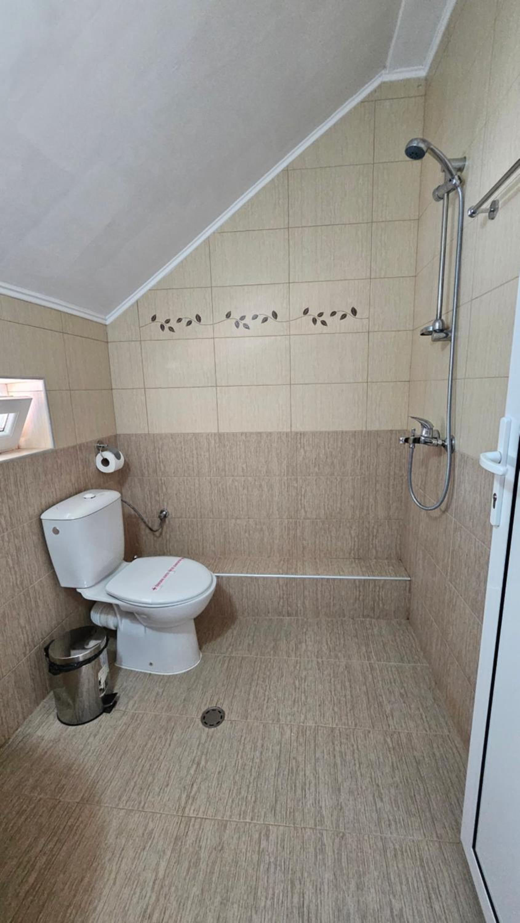 Large Double Room photo 3