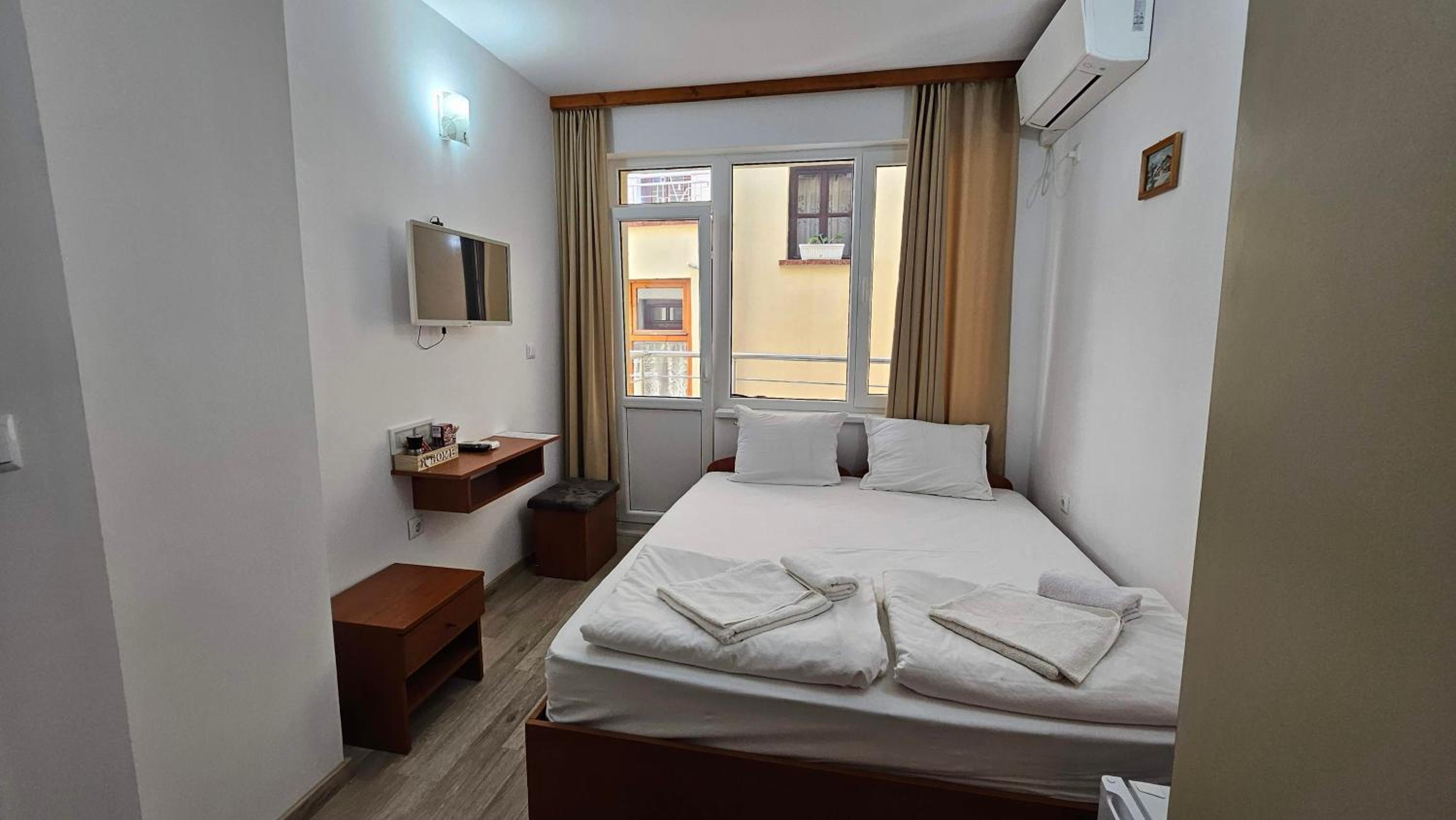 Standard Double Room - Photo 1