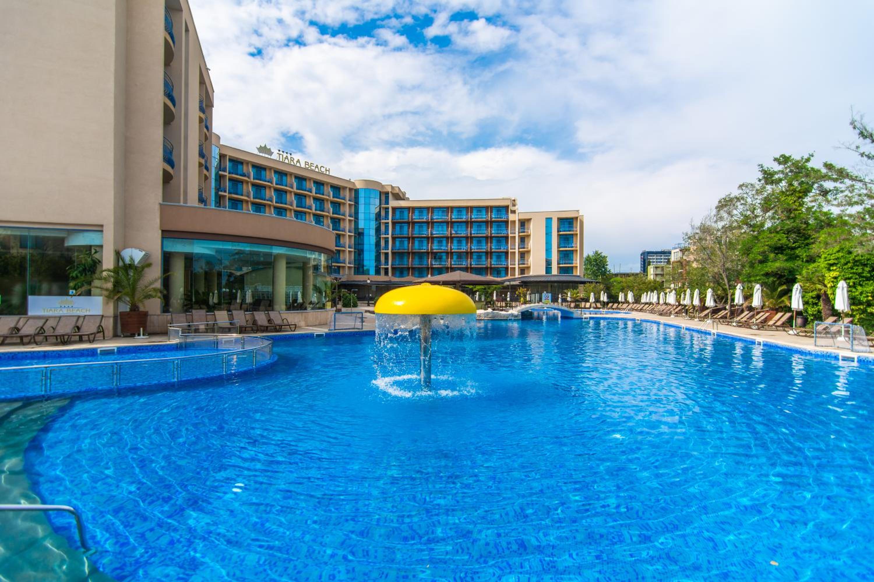 Superior Twin Room with Balcony and Sea View (3 Adults + 1 Children)