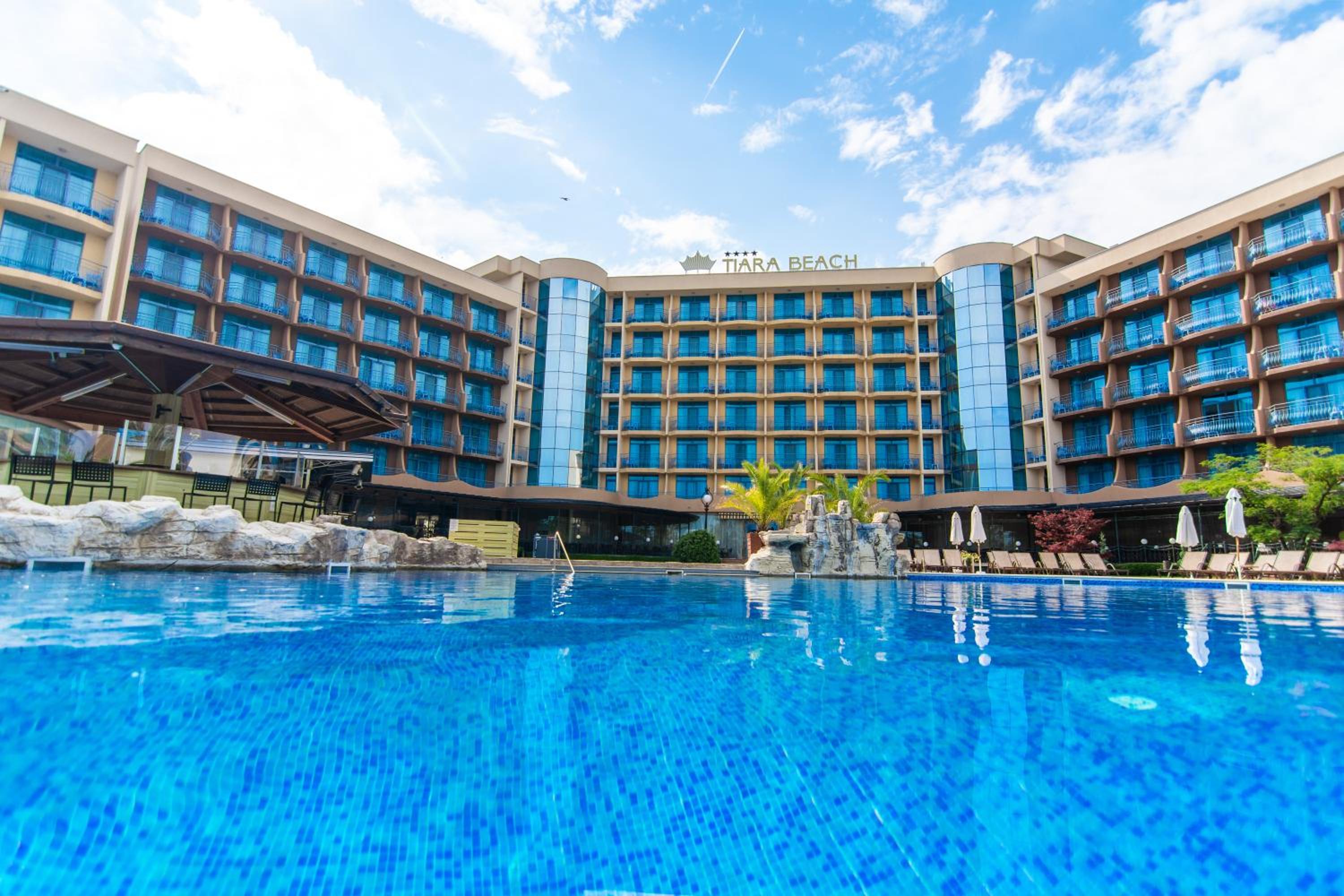 Superior Twin Room with Balcony and Sea View (3 Adults + 1 Children)