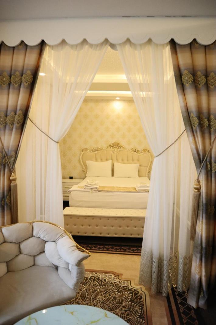 Deluxe Suite photo 1