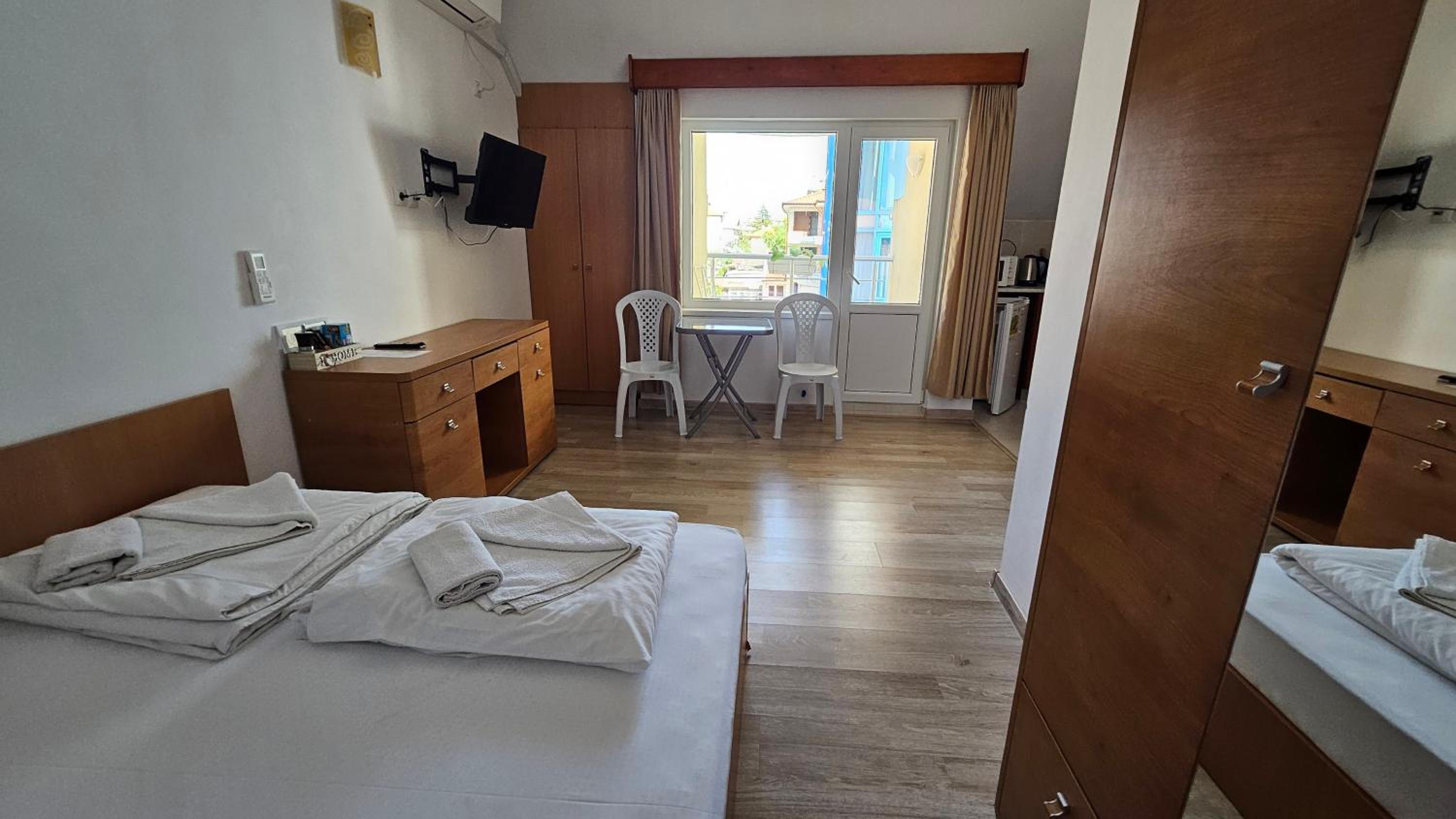 Large Double Room photo 2
