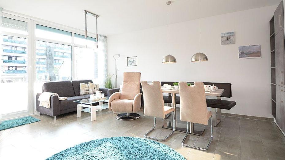 Two-Bedroom Apartment with Balcony photo 2