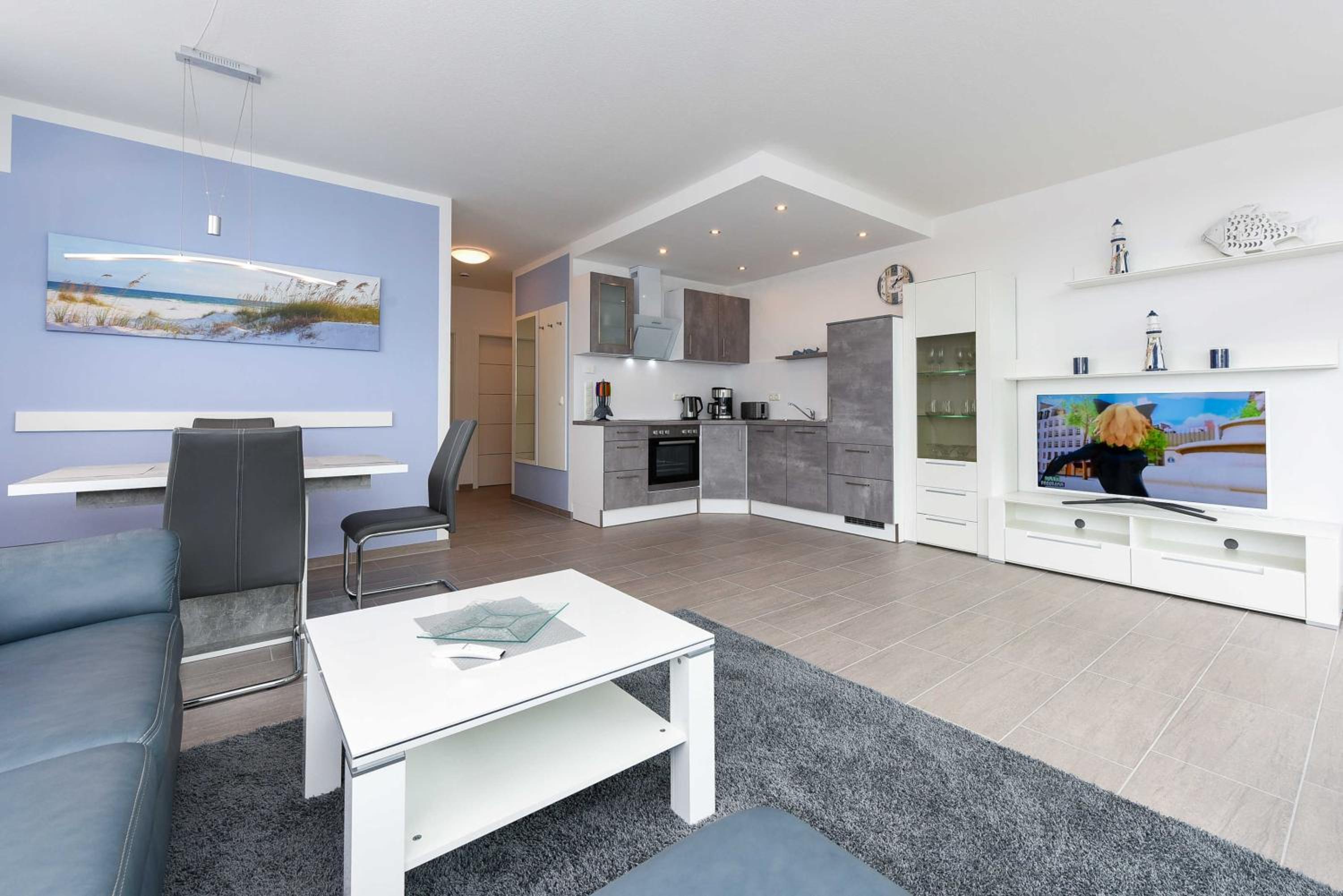 Two-Bedroom Apartment with Shower  photo 2