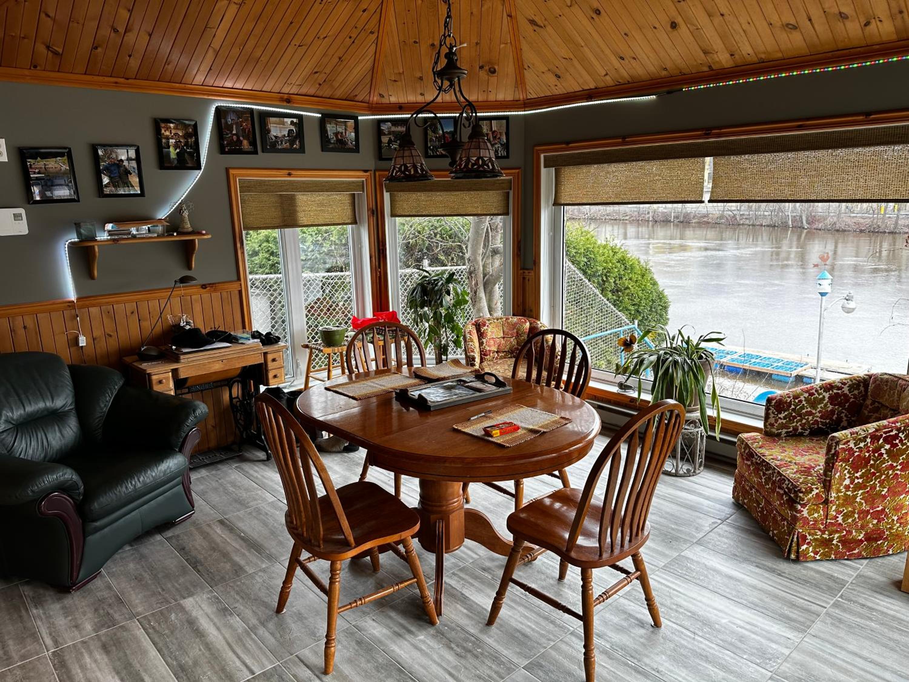 Two-Bedroom House photo 2