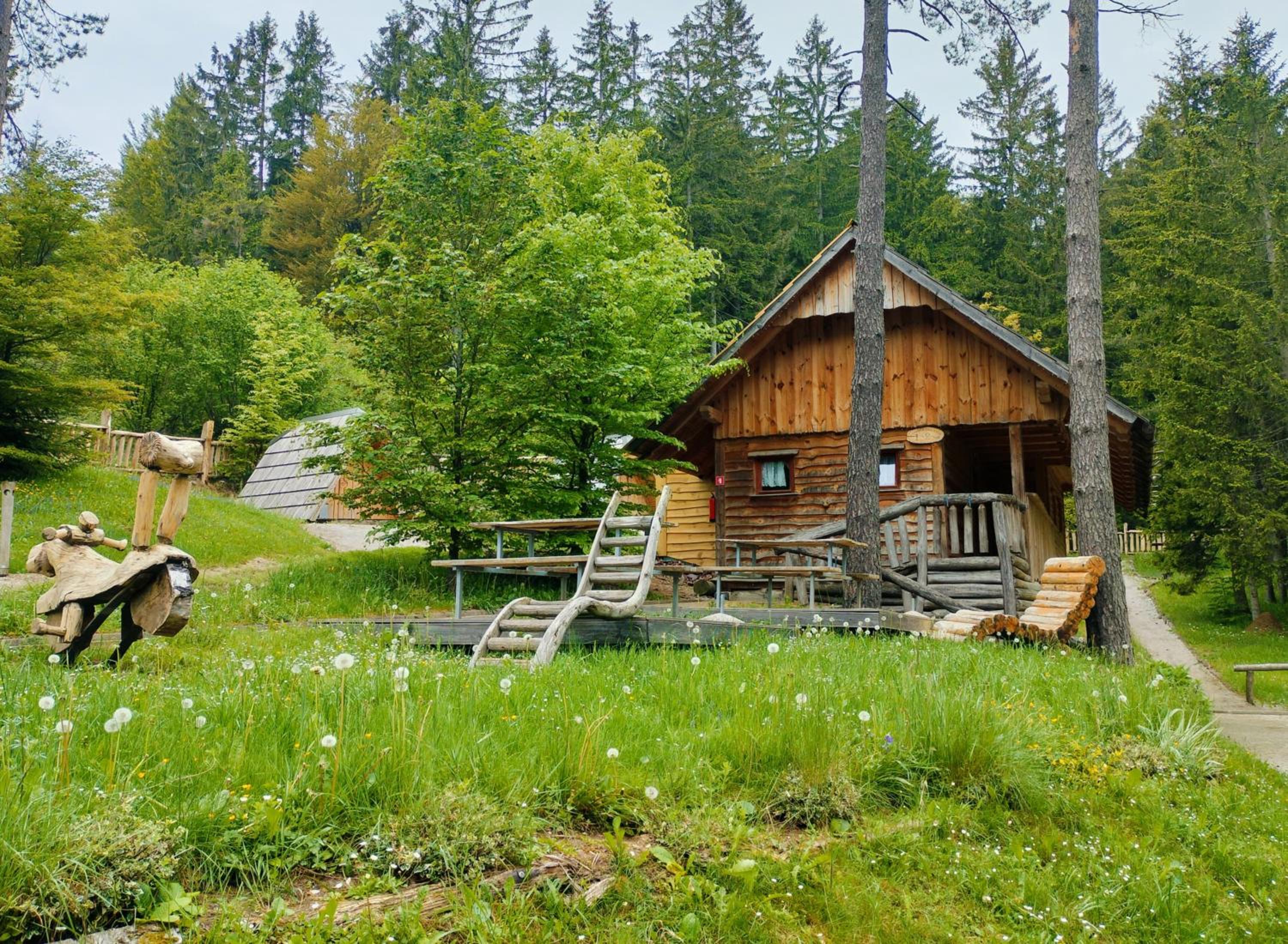 Mobile Home - Photo 3