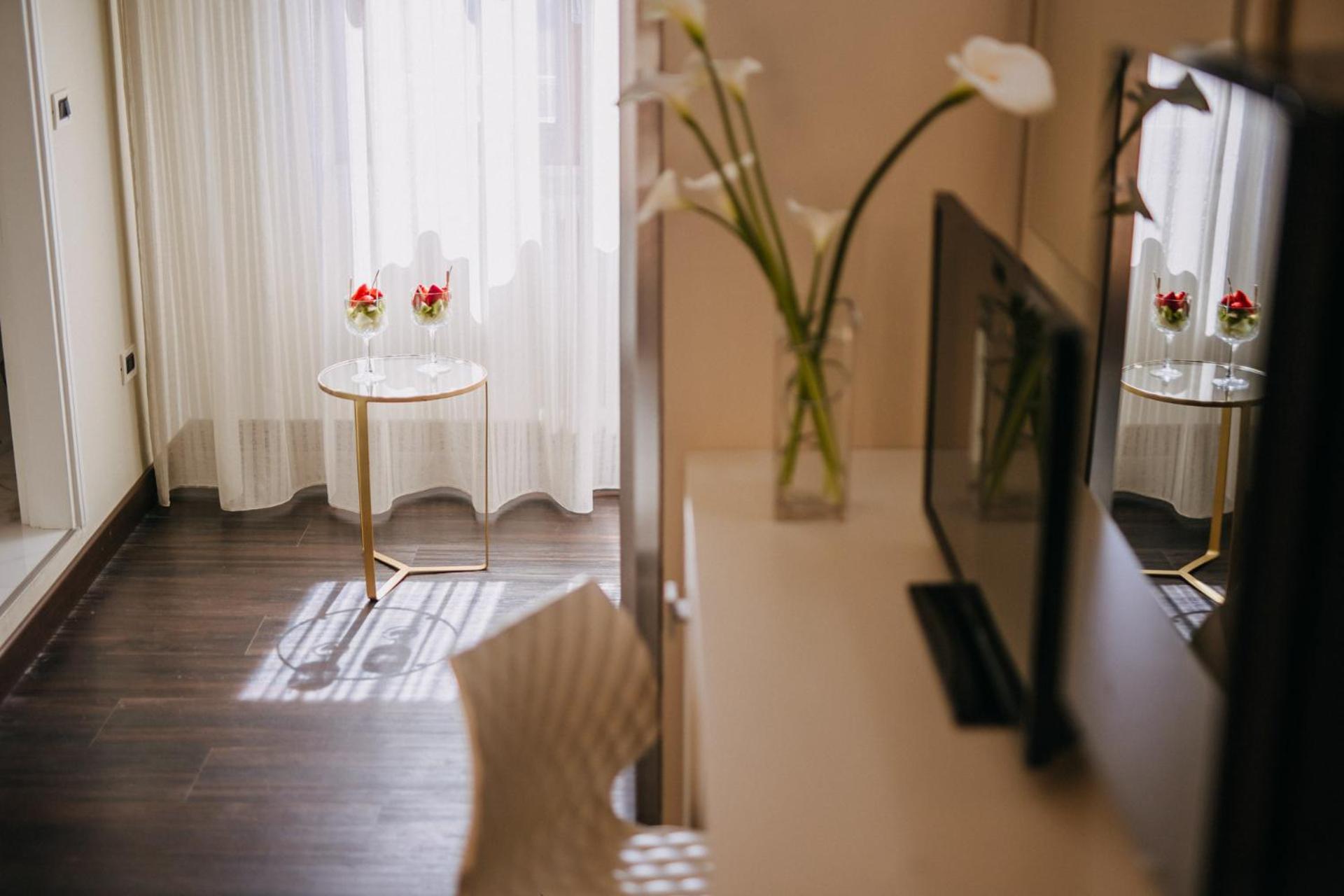 Deluxe Room - Photo 4