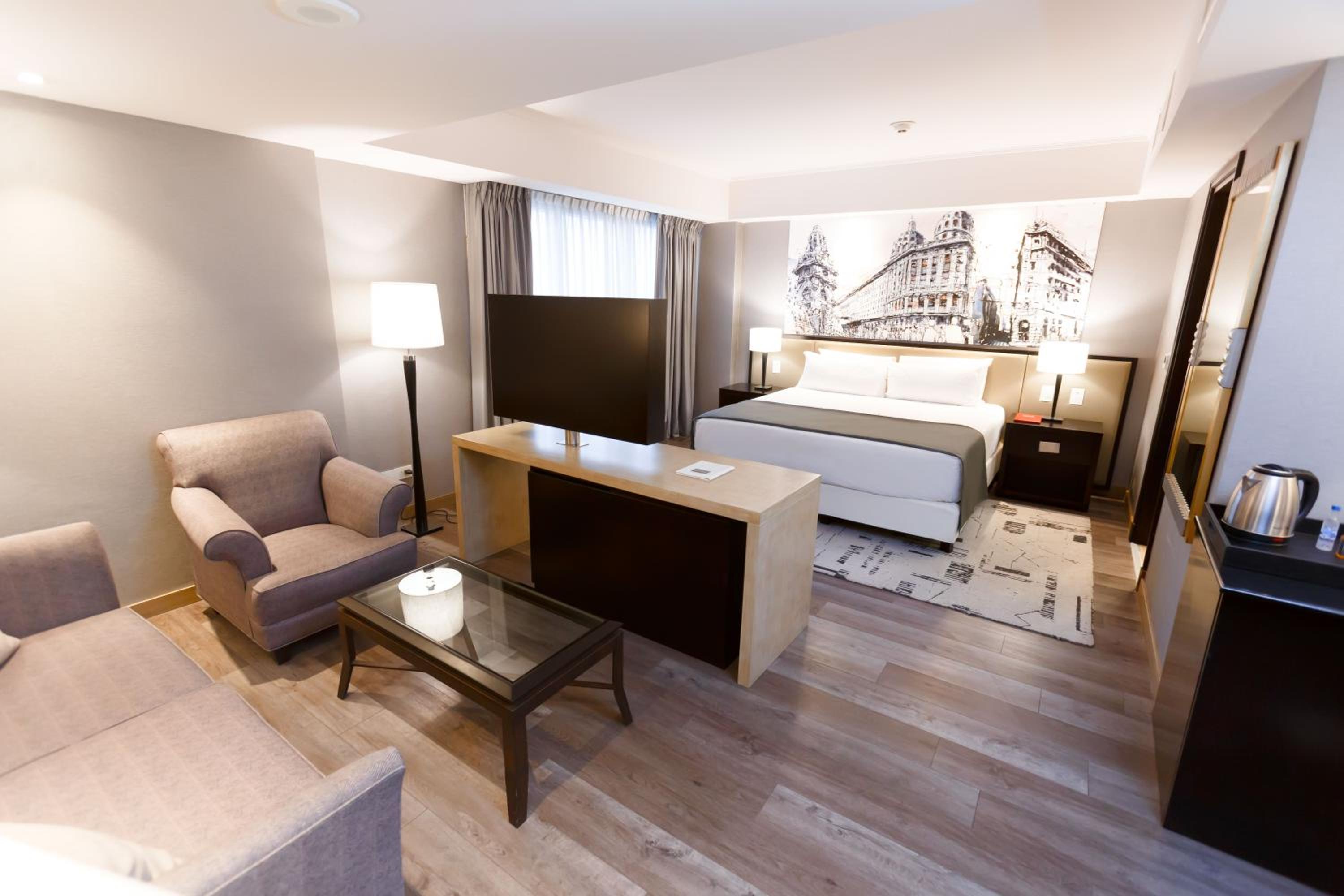 Junior King Suite with Seating Area