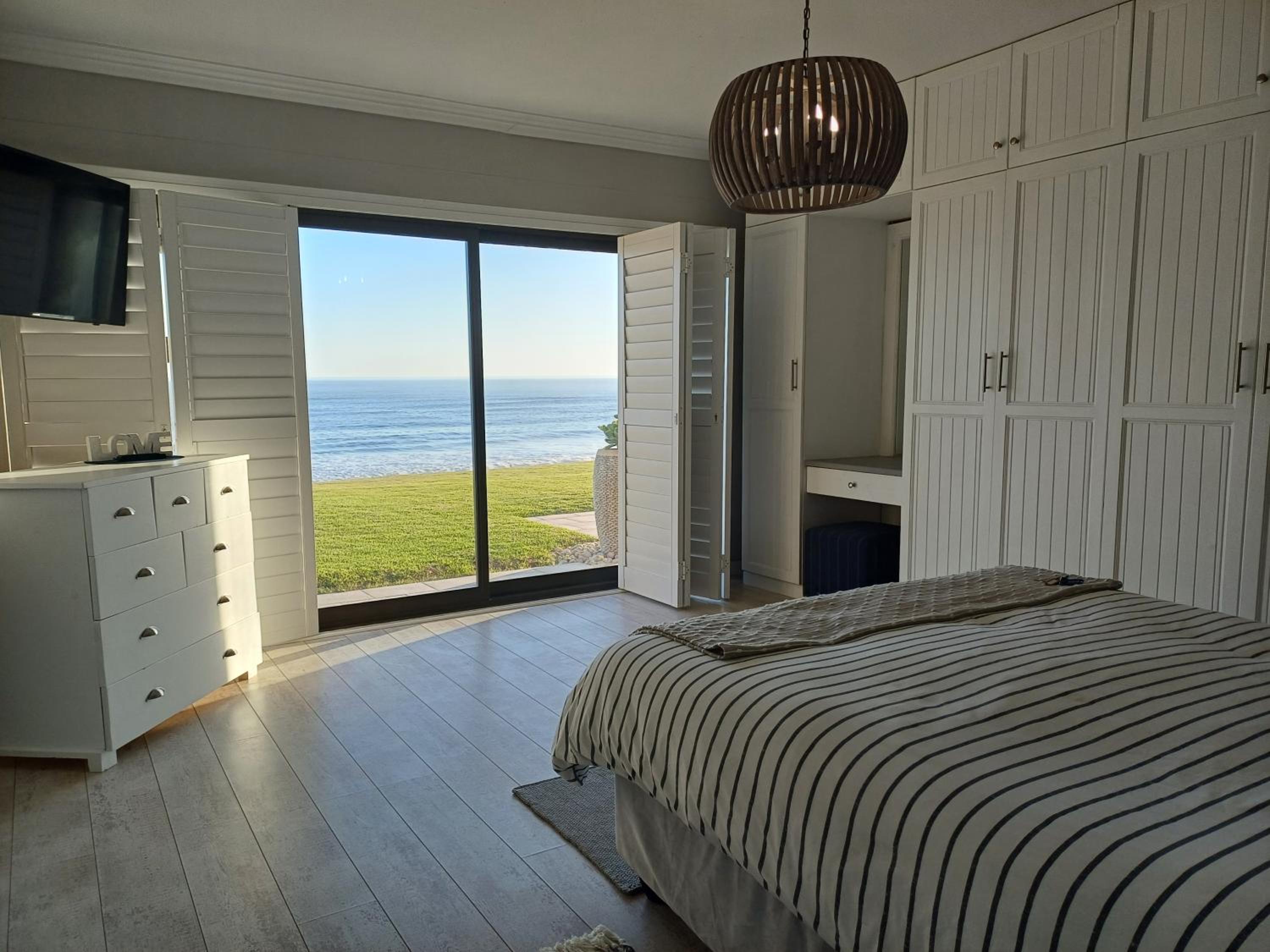 Four-Bedroom Deluxe Home - Oceanfront photo 1