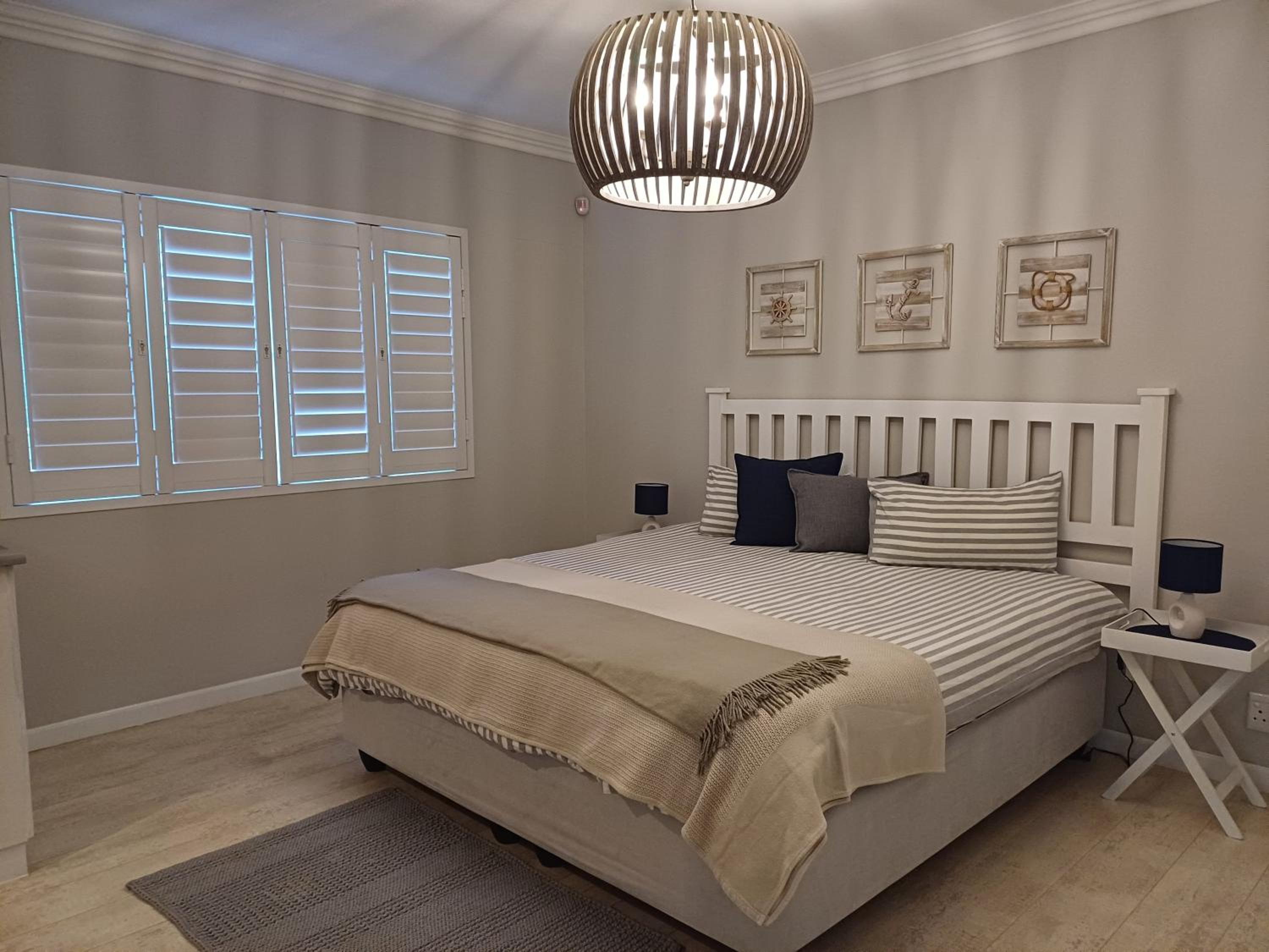 Standard King Room photo 2