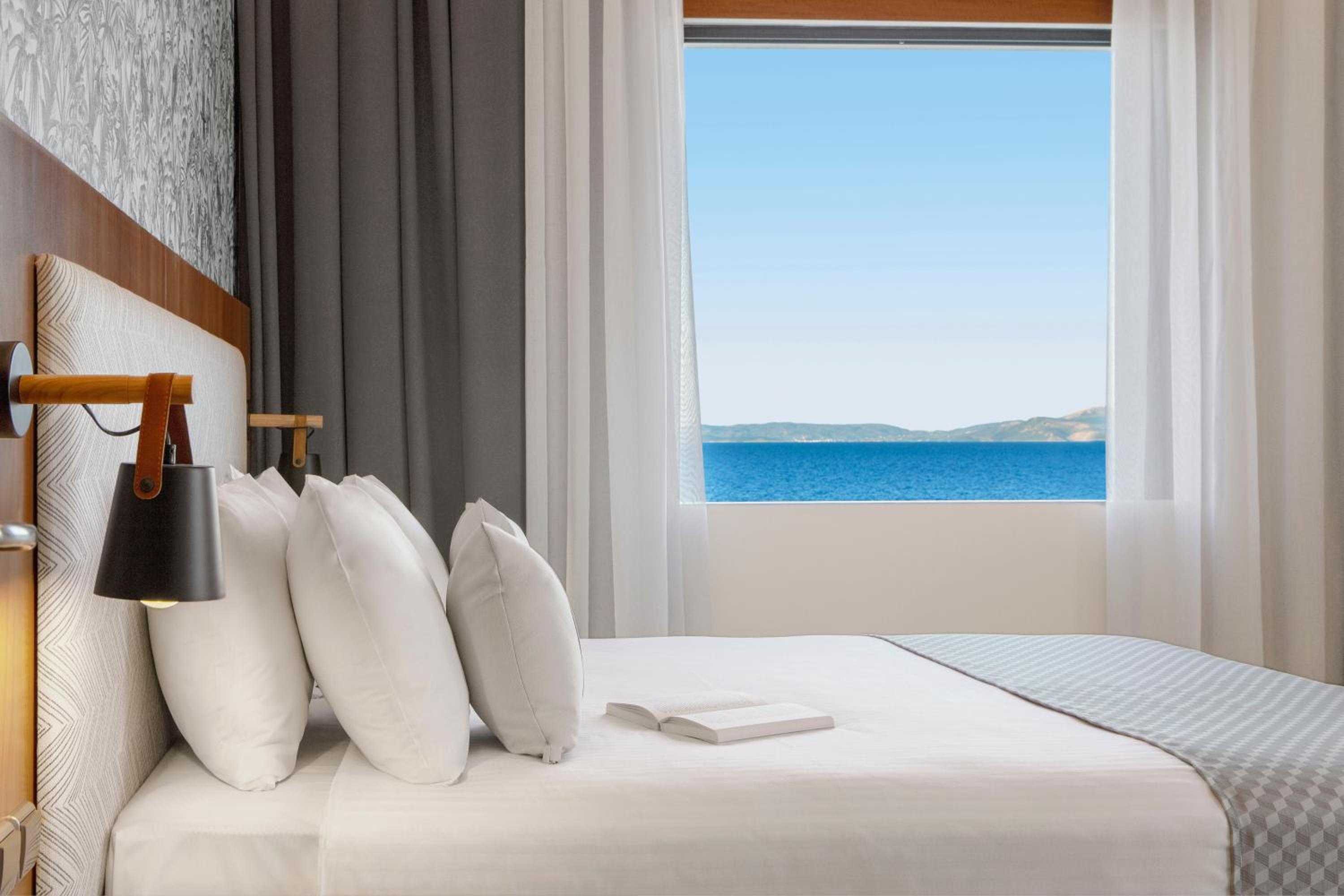 Premium Suite with Side Sea View - Photo 1