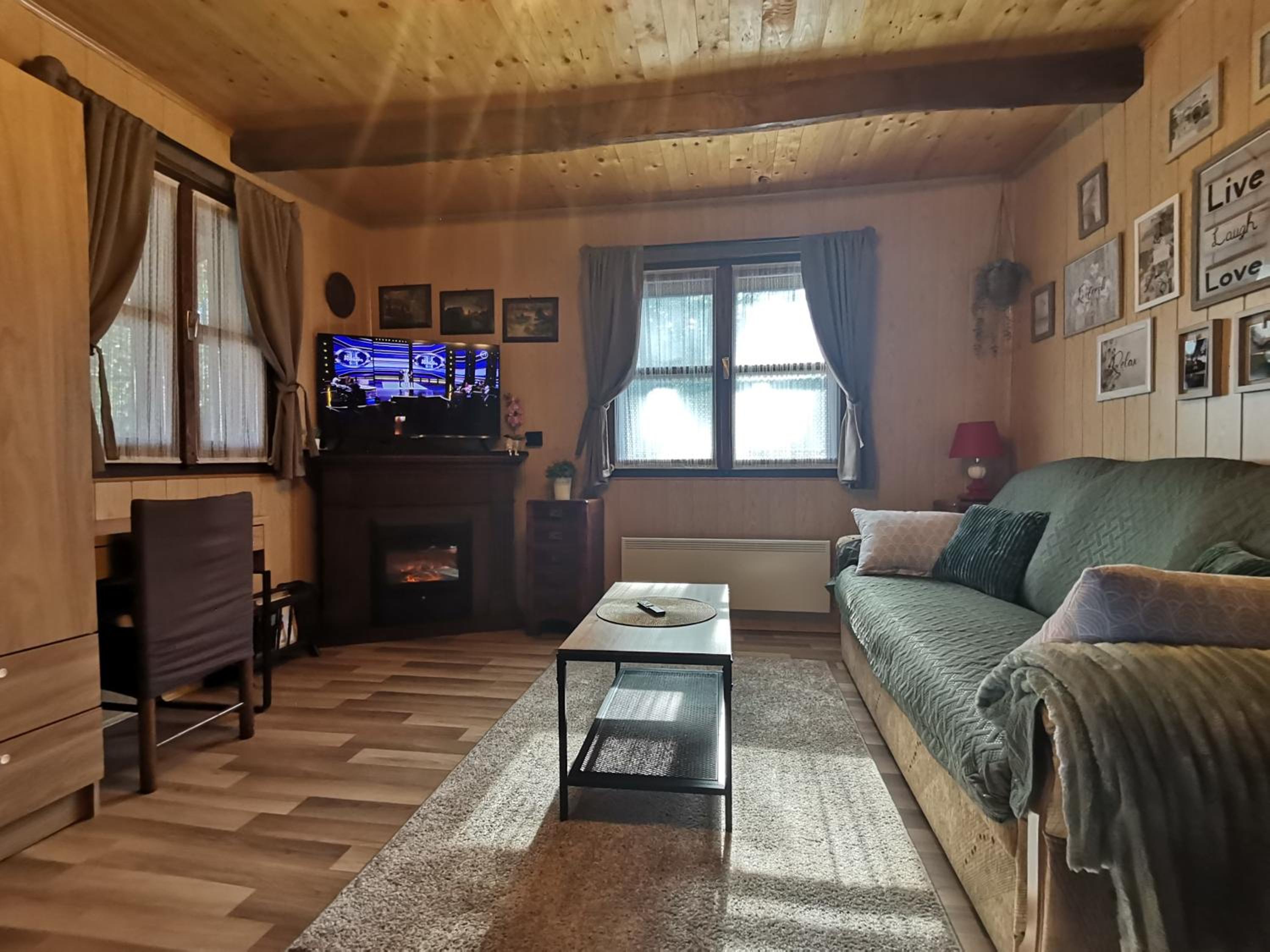 One-Bedroom House photo 1