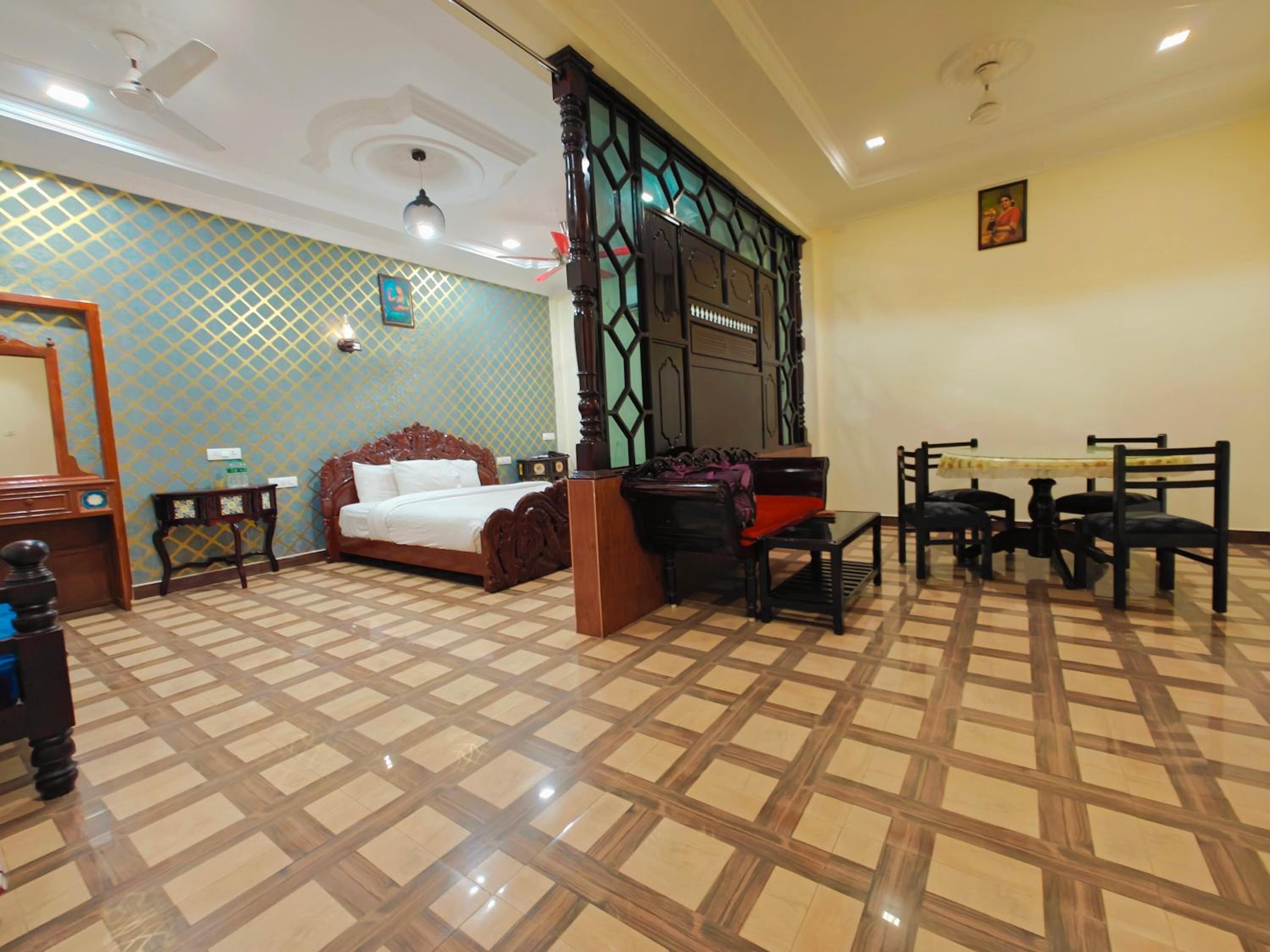 Deluxe Suite - Photo 1