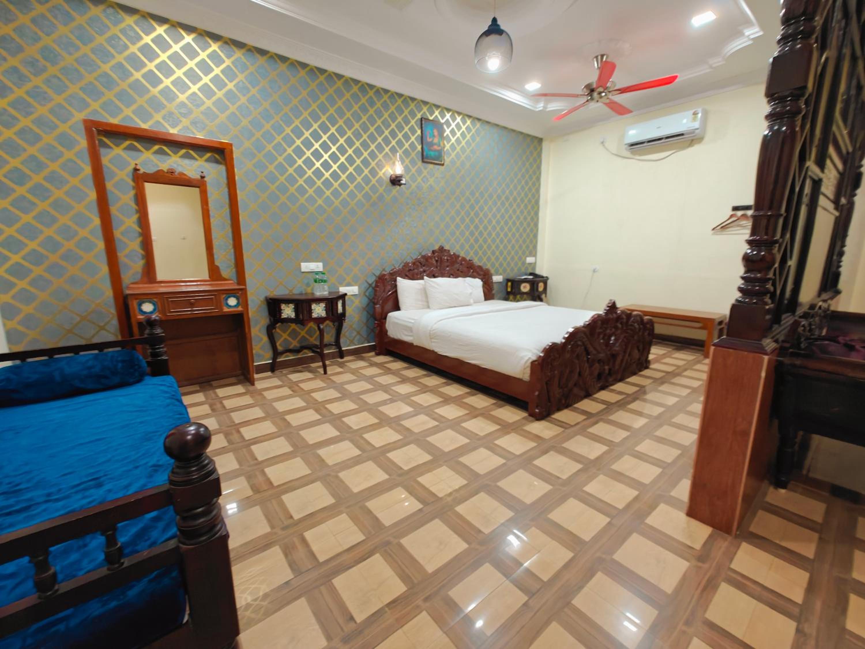 Deluxe Suite - Photo 6