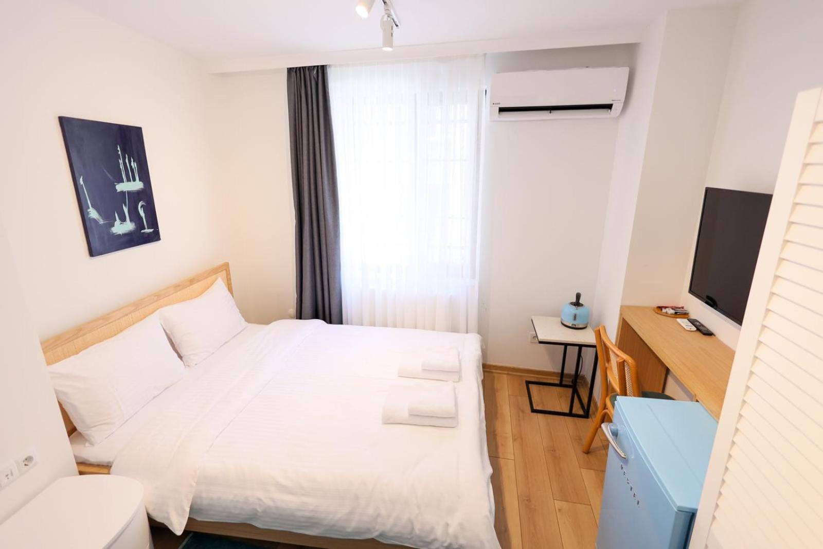 Deluxe Studio
