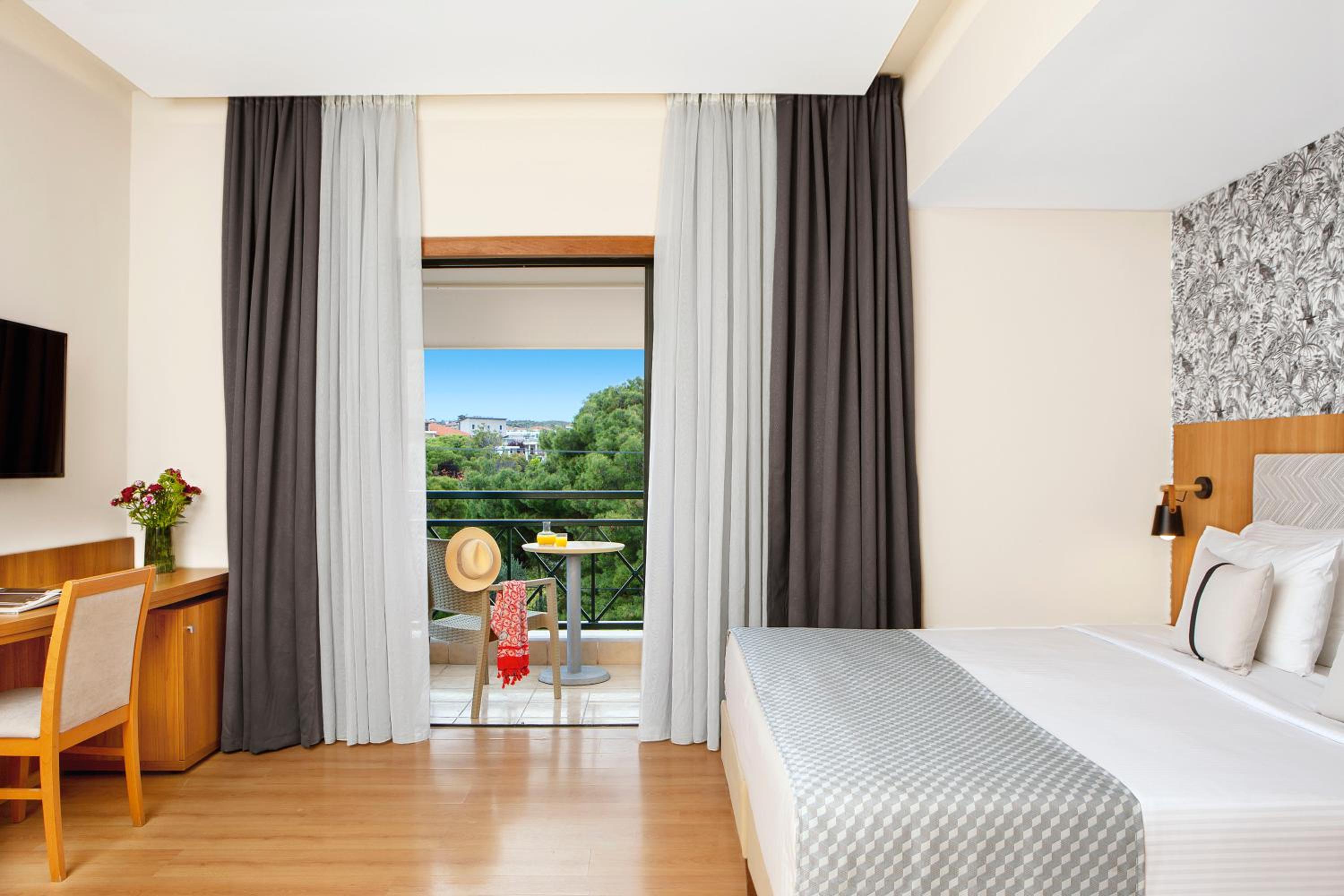 Superior Room with Side Sea View  - Photo 1