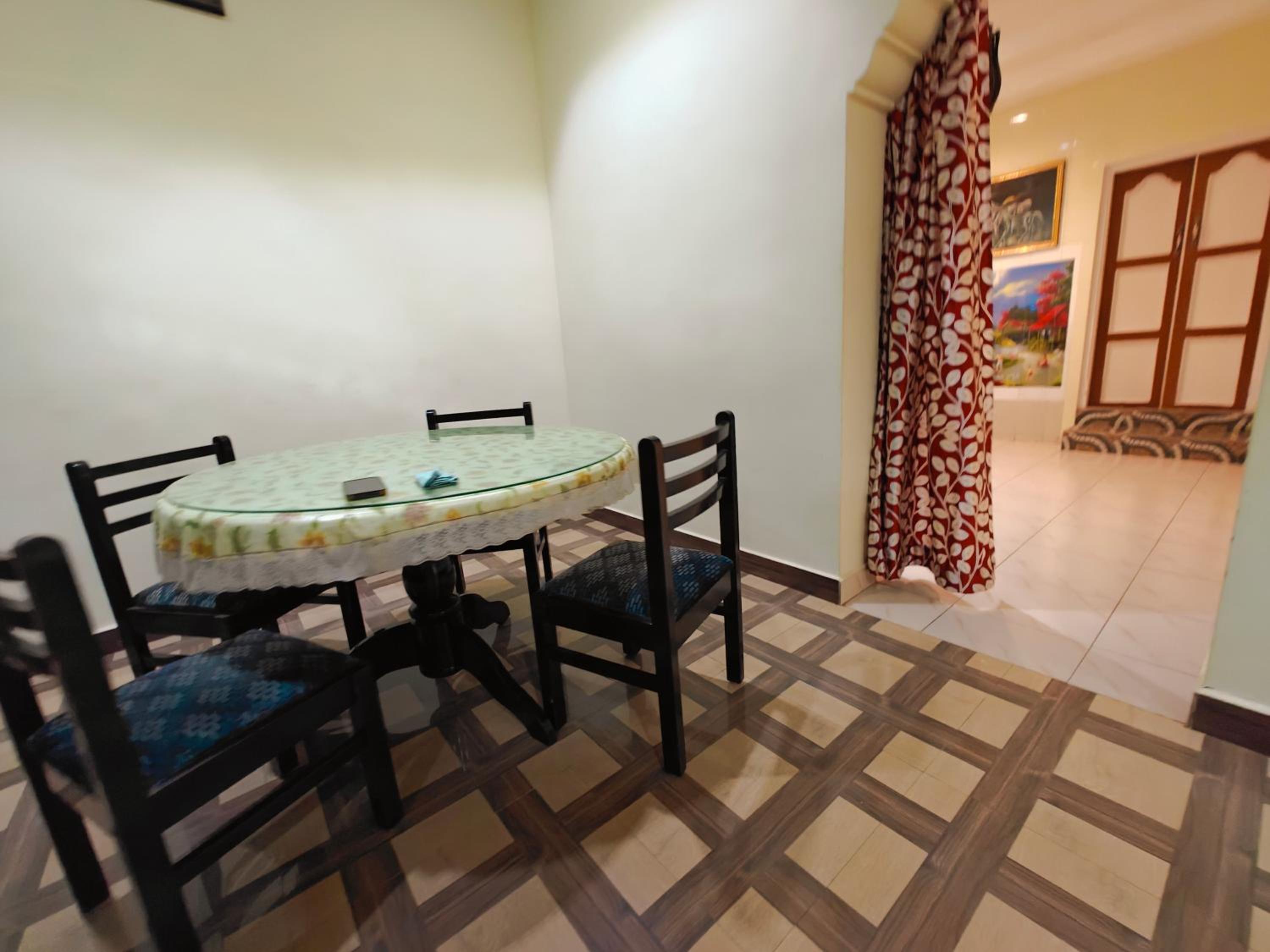 Deluxe Suite - Photo 7