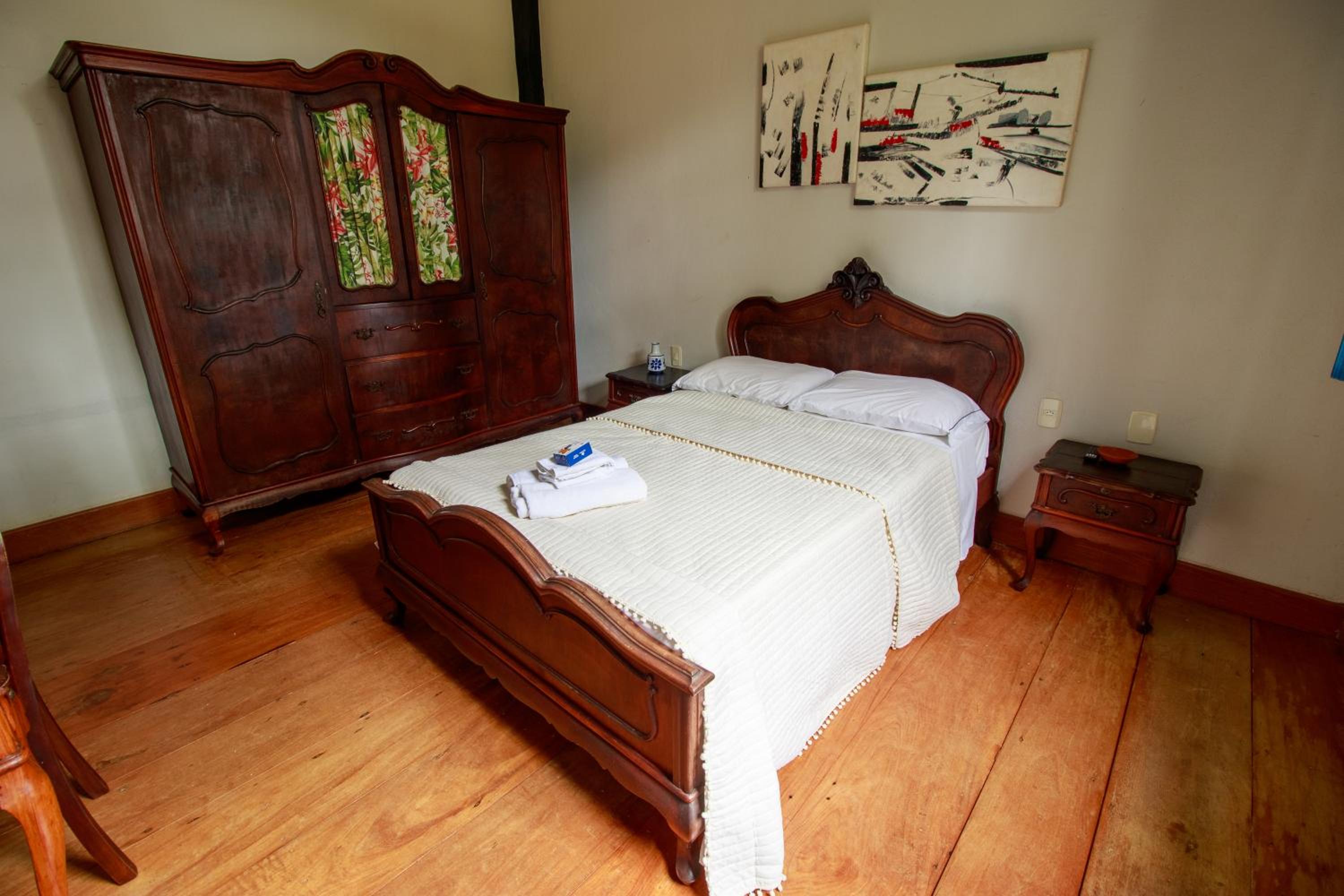 Large Double Room photo 2