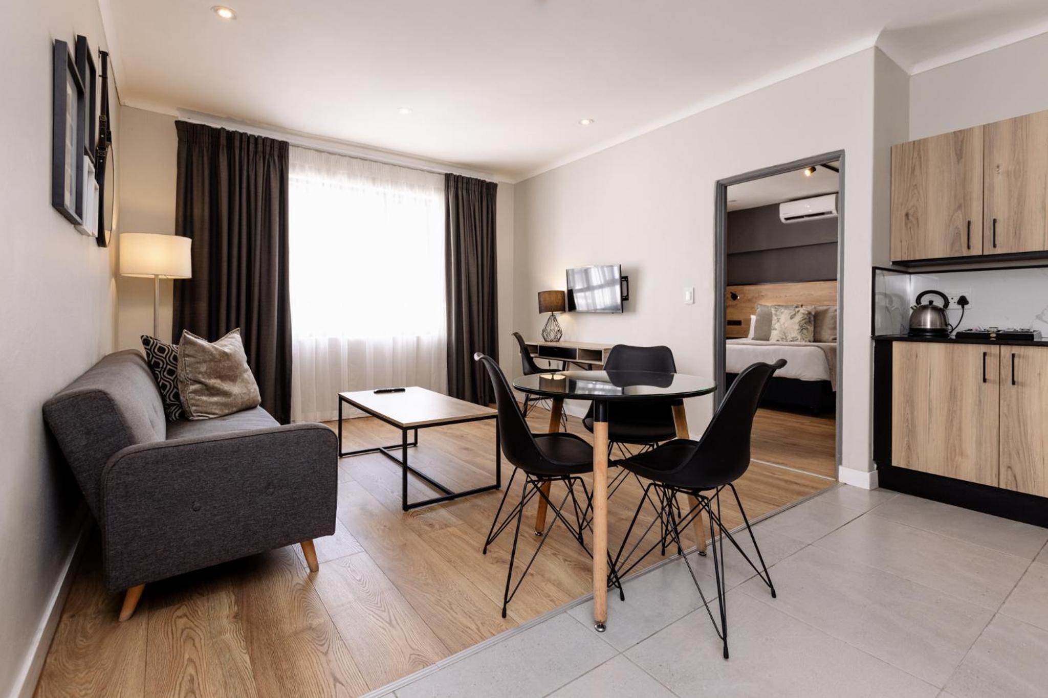 Deluxe King Suite