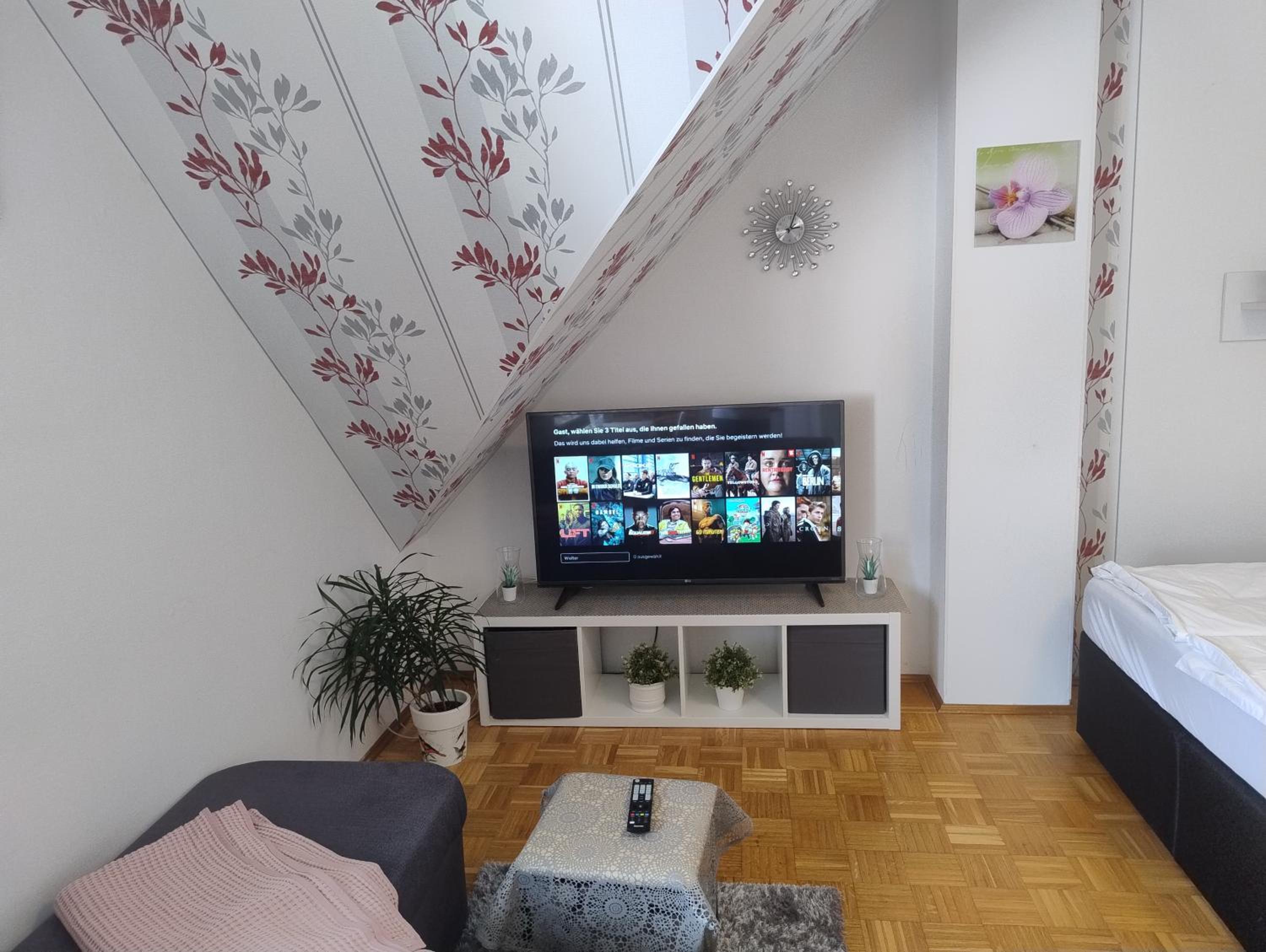 One-Bedroom Apartment photo 2