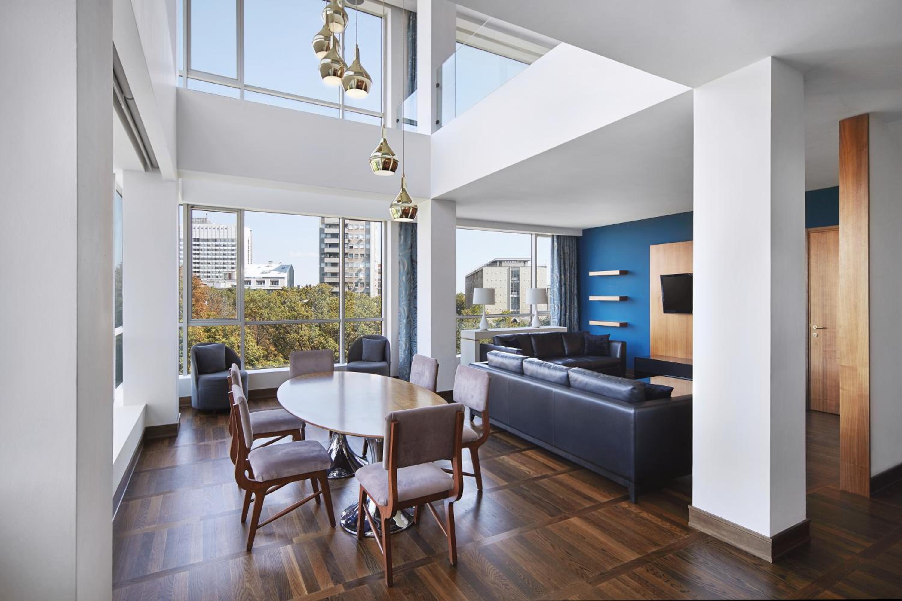 Duplex Suite - Photo 2