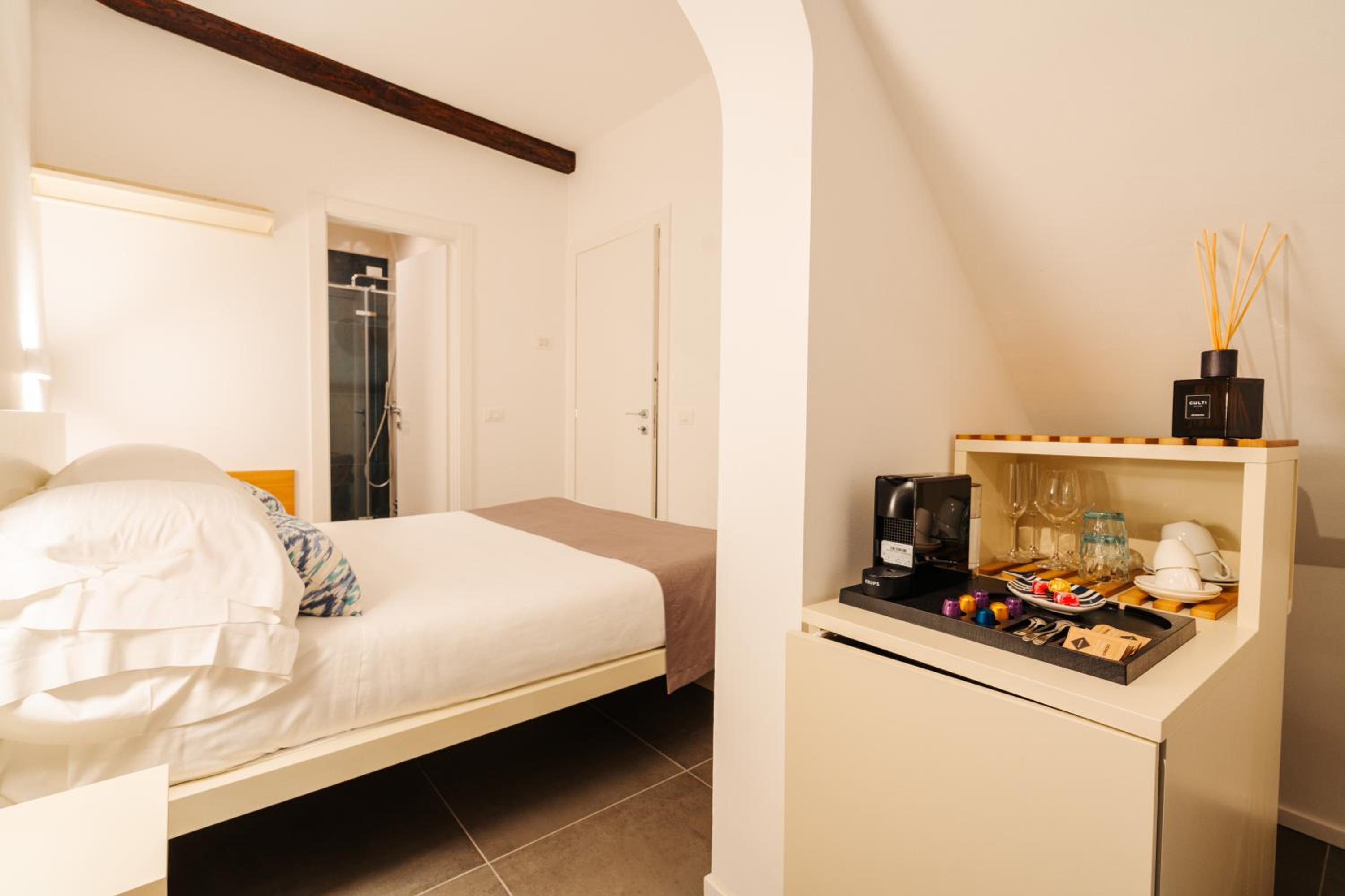 Standard Double Room photo 3