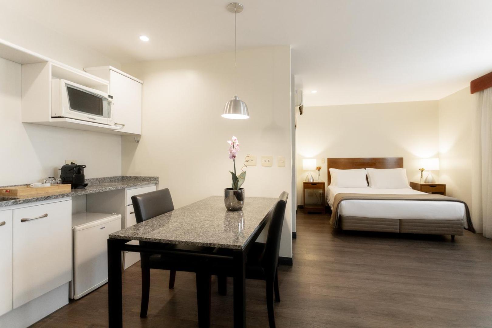 Large Double Room - Photo 3
