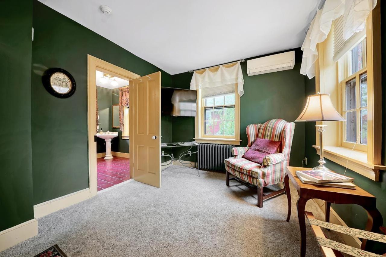 Queen Room with Garden View photo 2