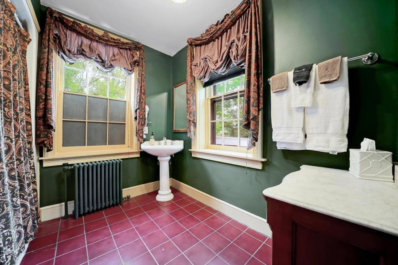 Queen Room with Garden View photo 3